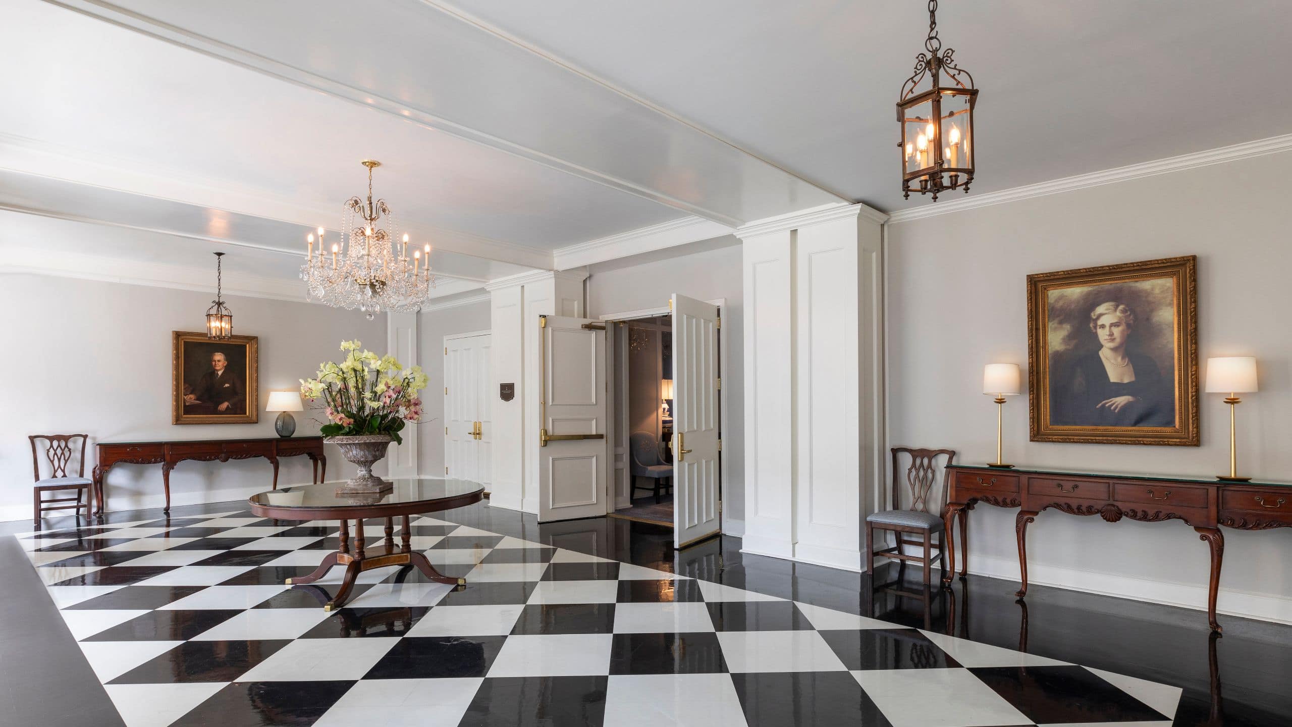 2 of 3 The Carolina Inn Colonnade Room