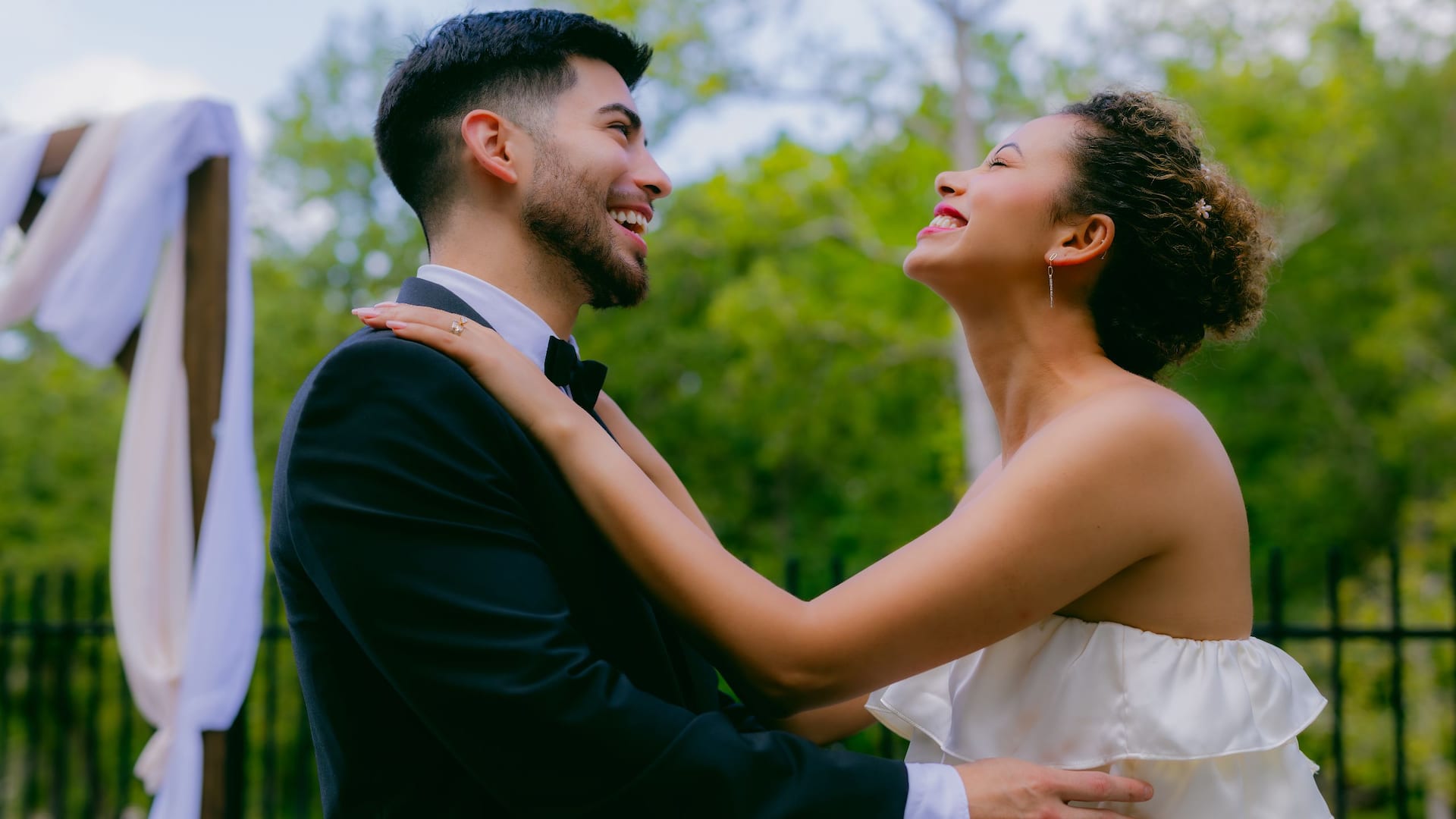 Hyatt Regency Conroe Wedding Couple