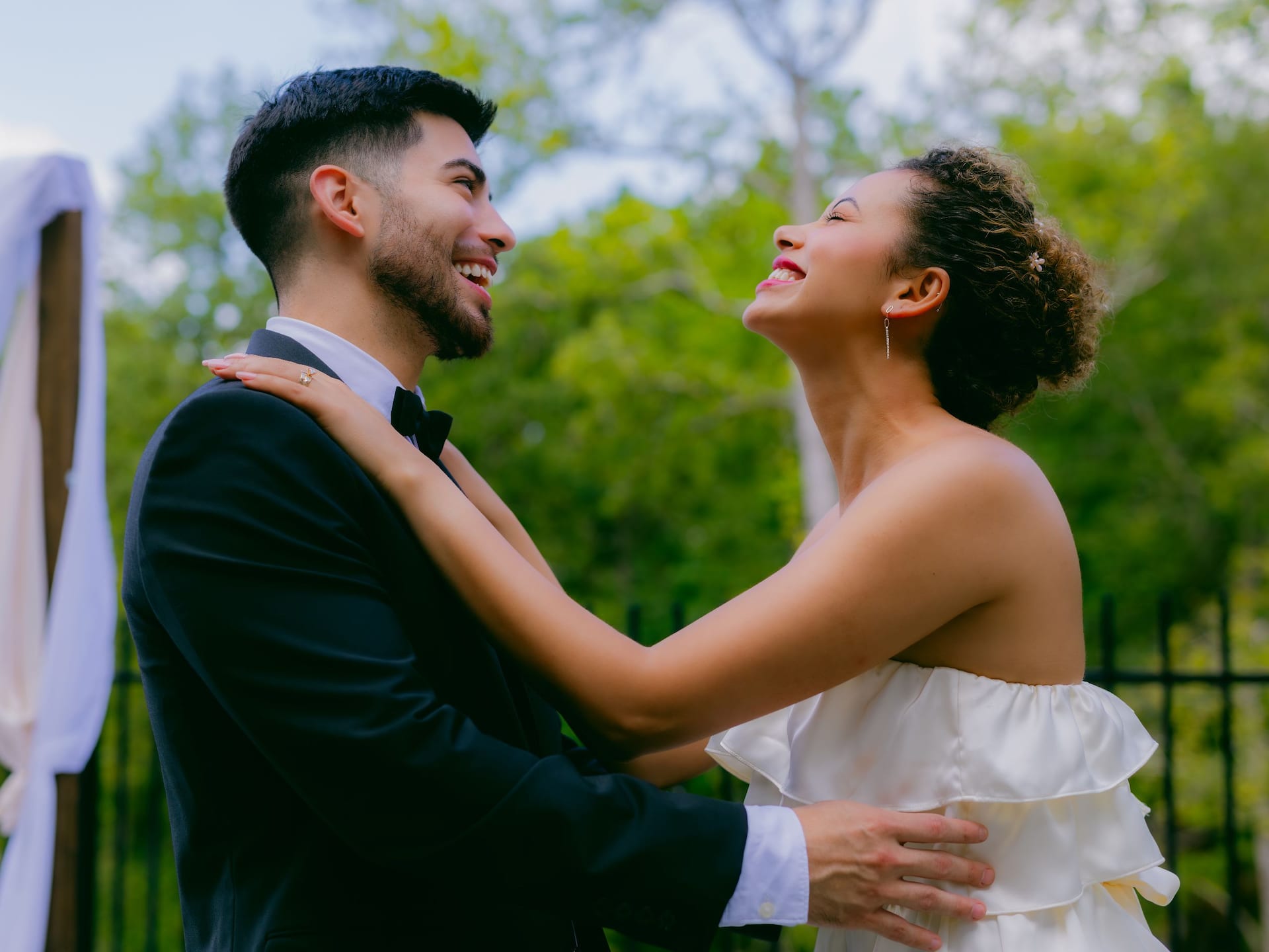 Hyatt Regency Conroe Wedding Couple