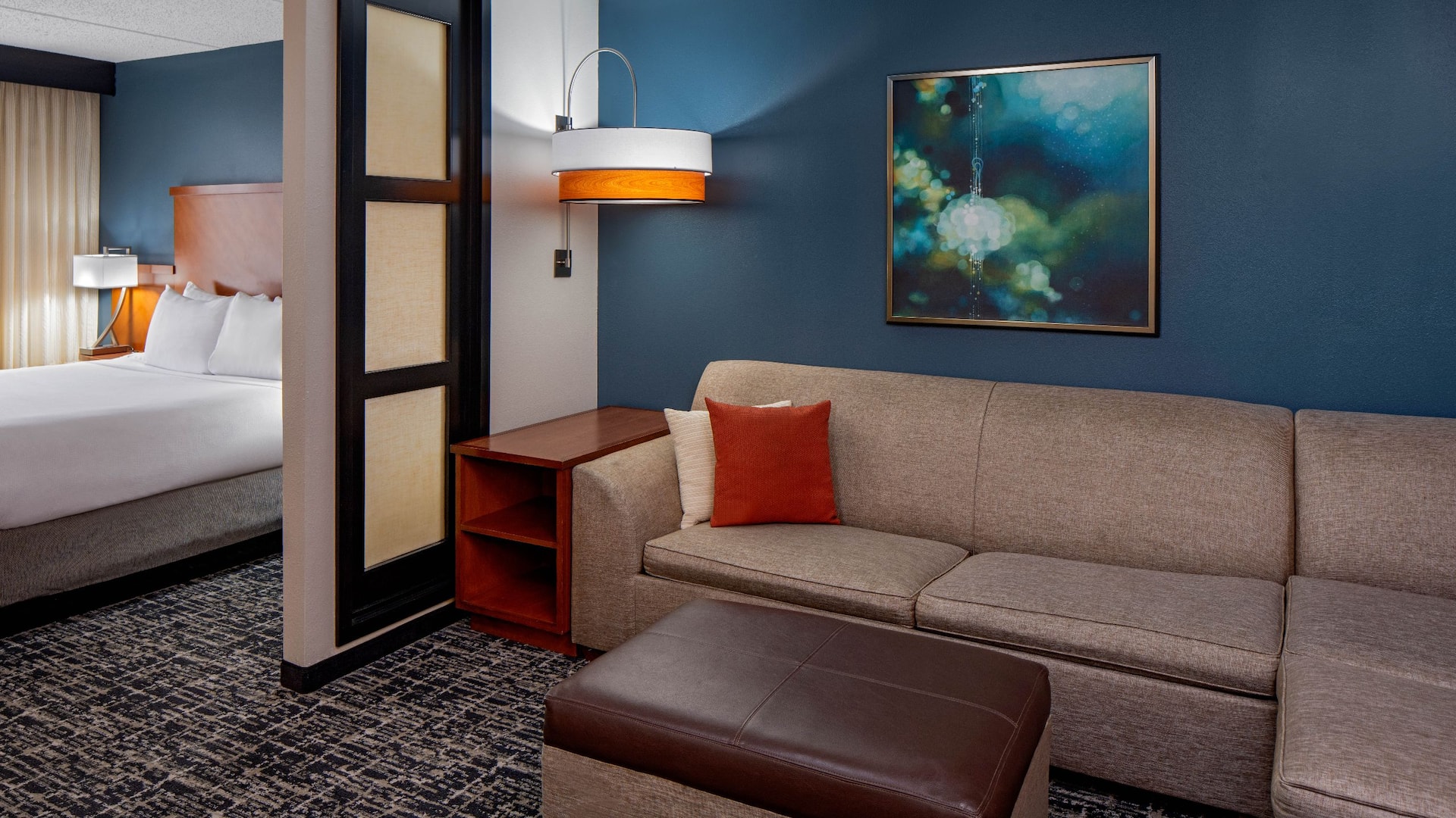 2/5 Hyatt Place King Seating