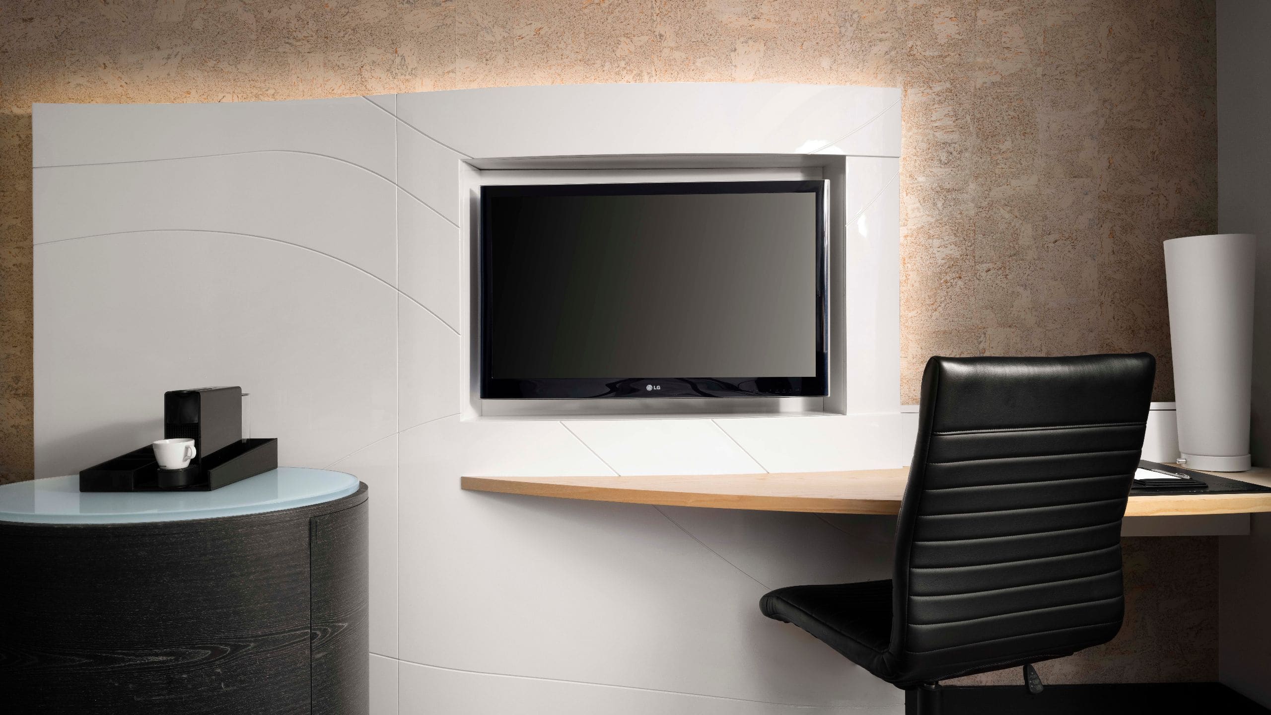 2 von 5 Hyatt Union Square New York King Bed City View Desk Area