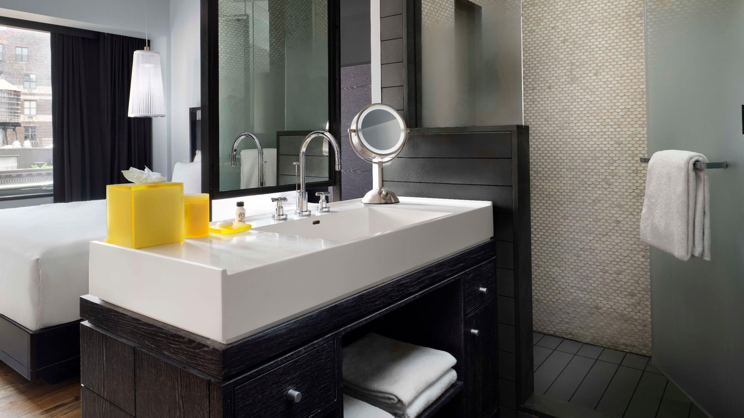 4 von 5 Hyatt Union Square New York Bathroom Sink Shower