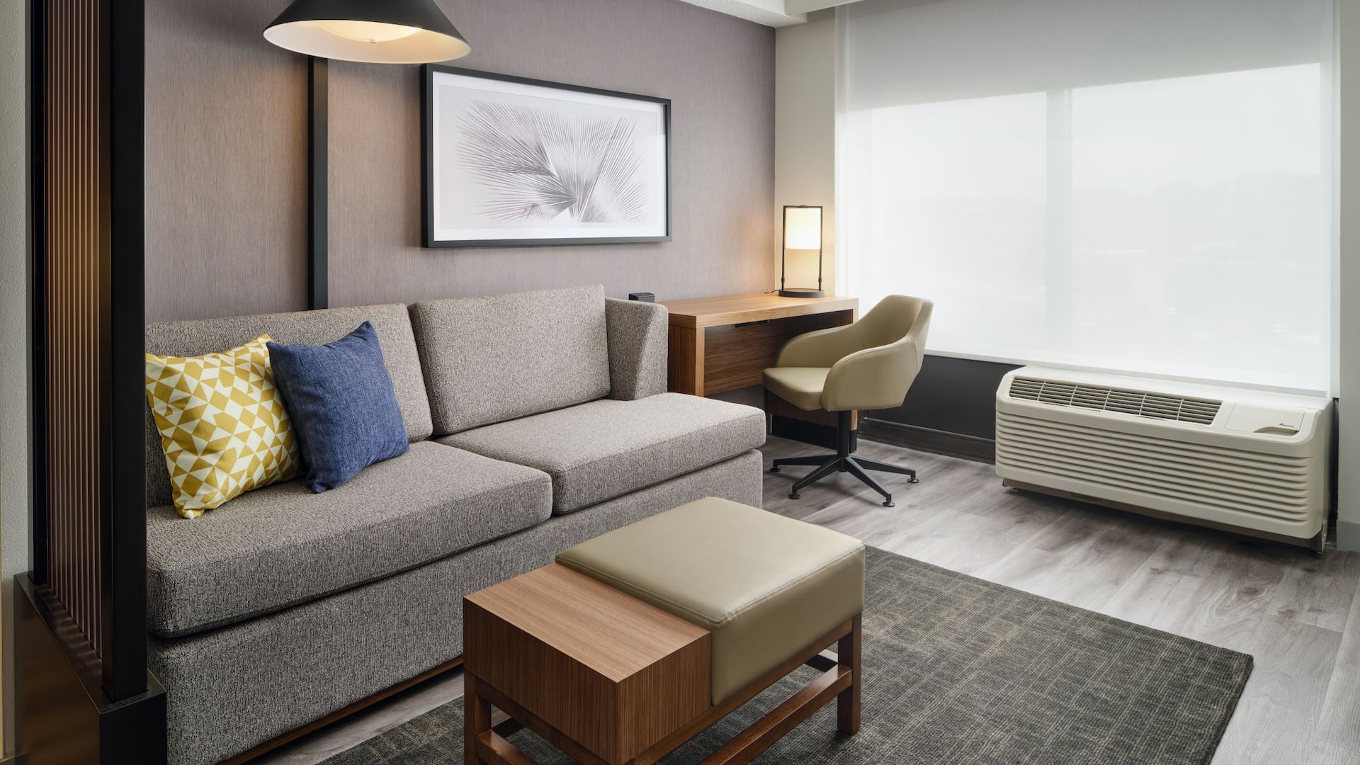 Hyatt Place Greensboro Accessible King Seating