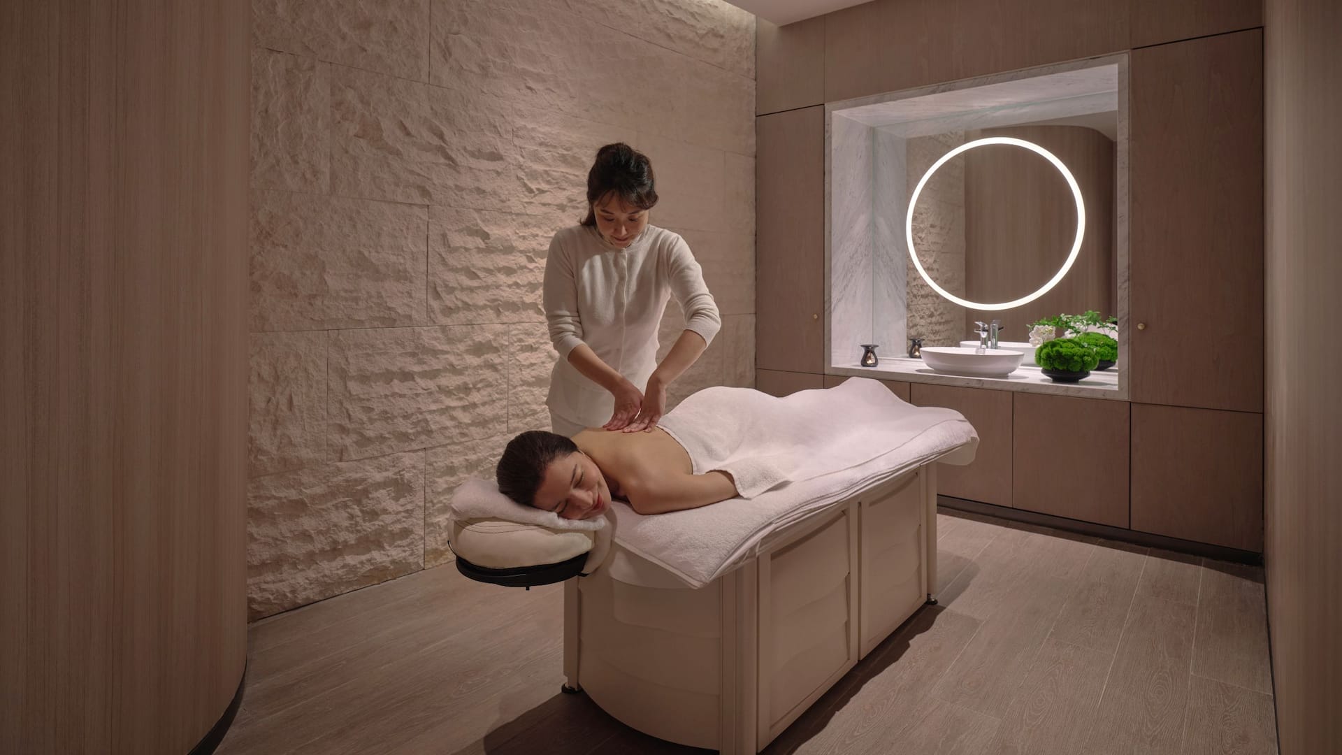 Grand Hyatt Beijing Spa People