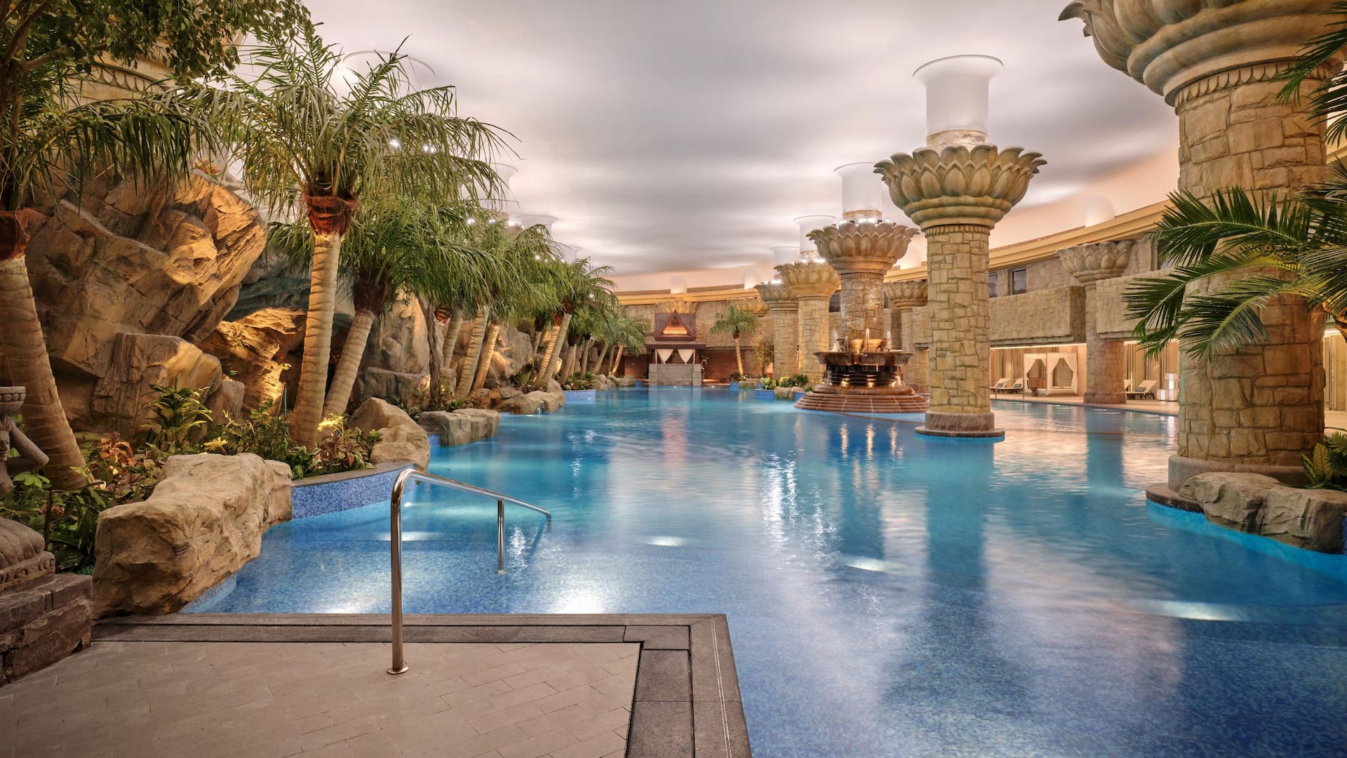 Grand Hyatt Beijing Swimming Pool