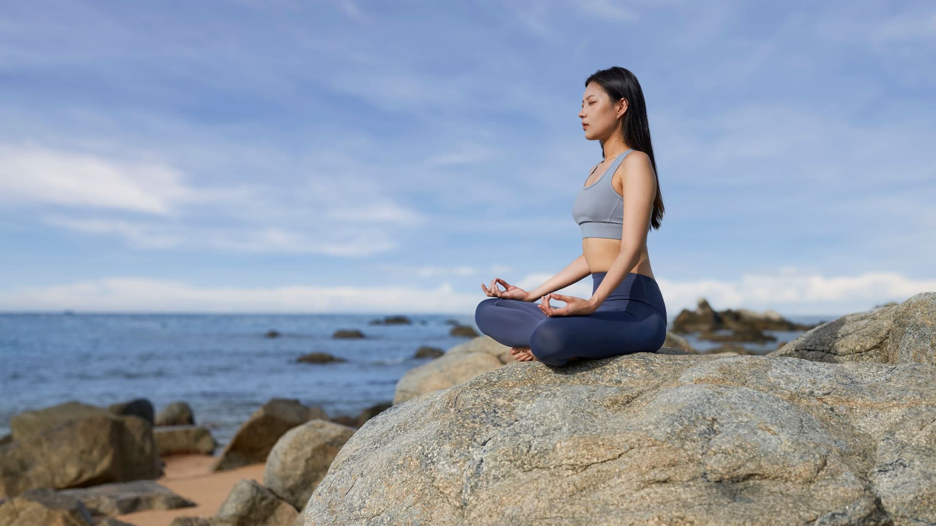 Hyatt Regency Sanya Tianli Bay Beach Rock Yoga