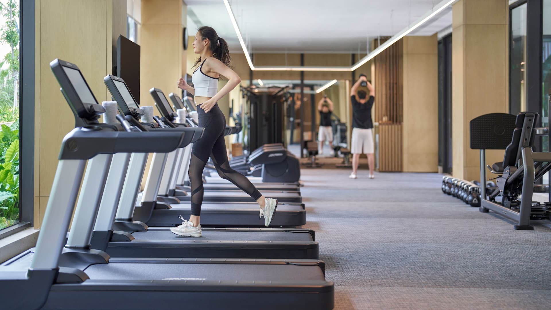 Hyatt Regency Sanya Tianli Bay Fitness Center Treadmills