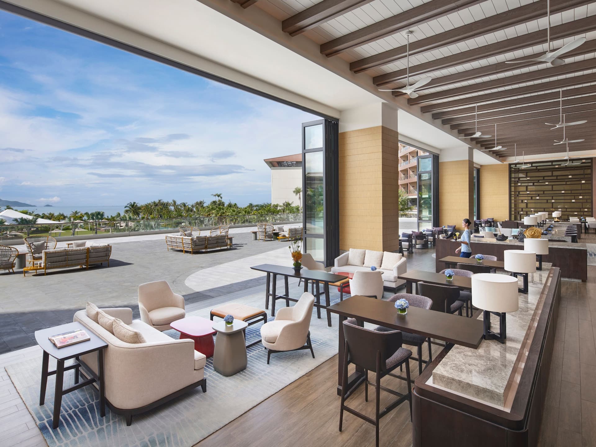 Hyatt Regency Sanya Tianli Bay The Lounge Seating Onto Patio