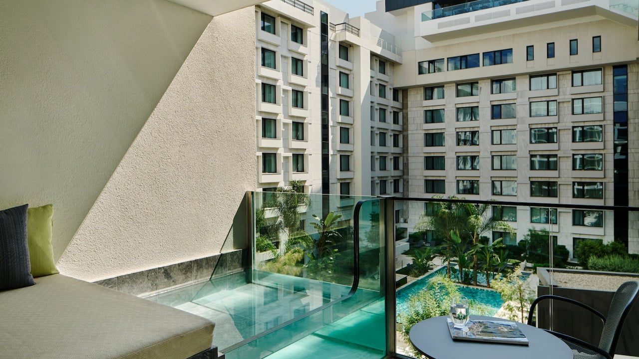 Deluxe Guestroom Plunge Pool