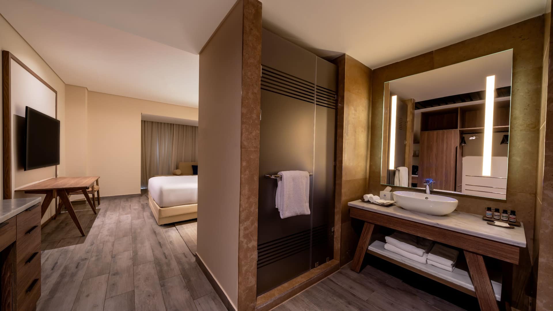 Hyatt Regency Cairo West King Bed Guestroom