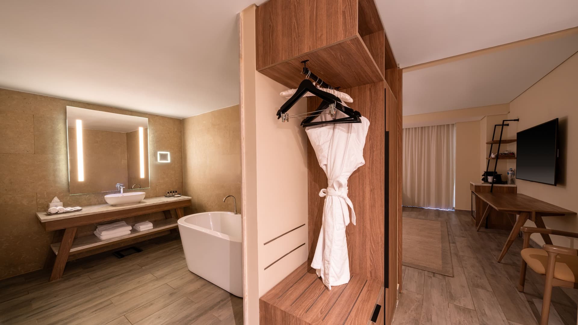 4 of 5 Hyatt Regency Cairo West Two Twin Beds Terrace Bathroom