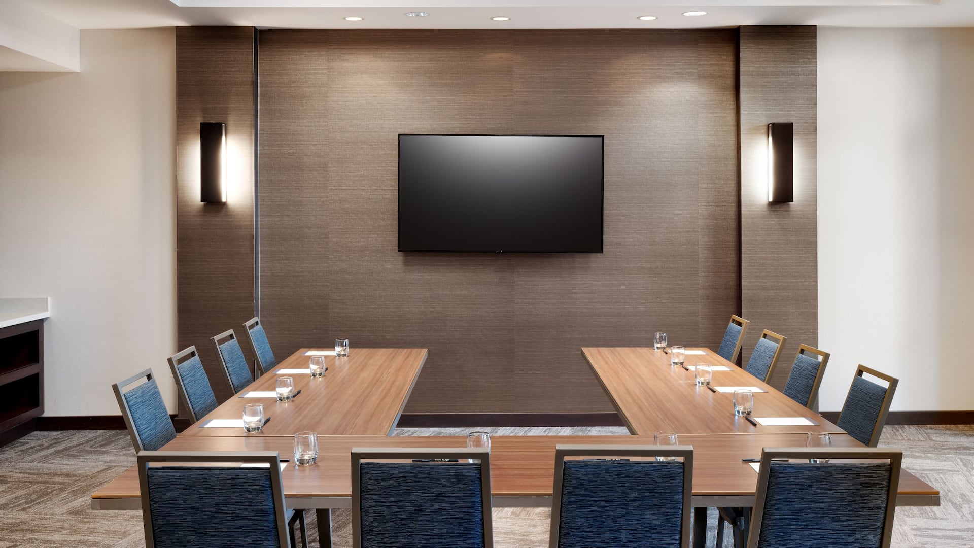 2 of 2 Hyatt Place Provo Meeting Room U Shape Setup