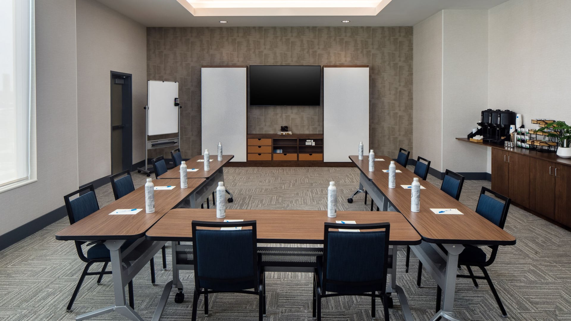 2 of 3 Hyatt House Vacaville Meeting Room U-shape