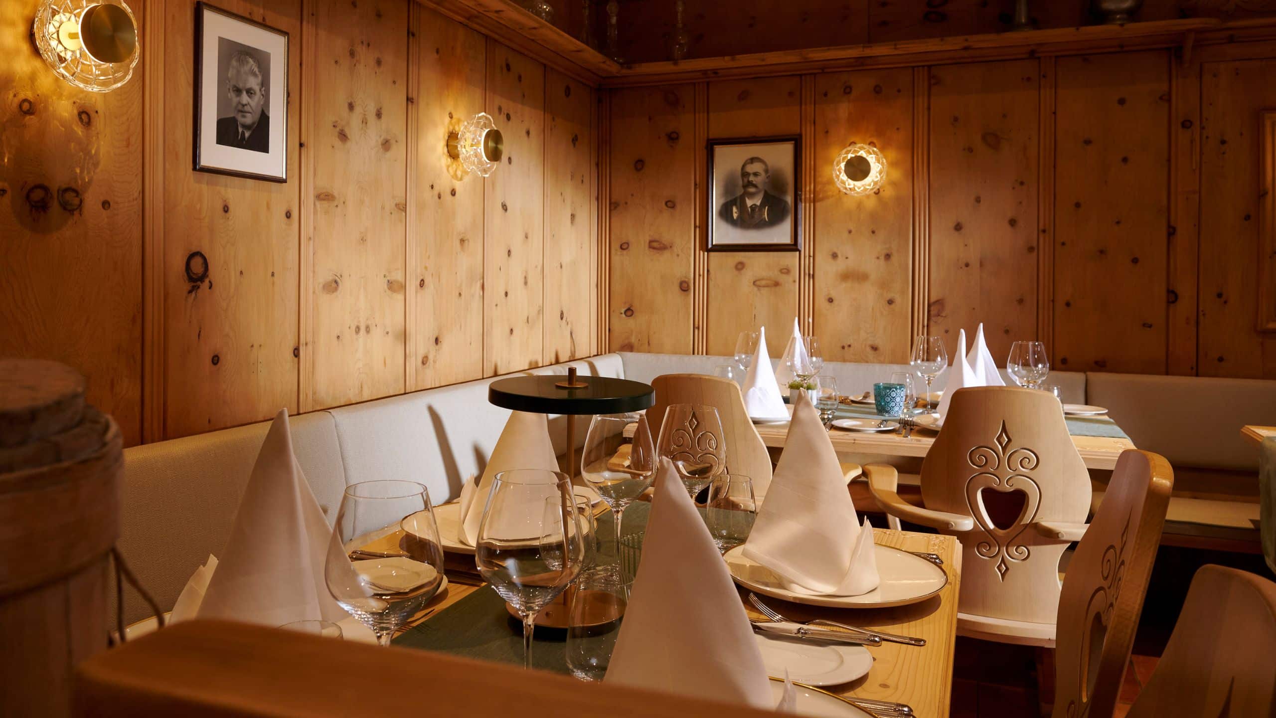 Hotel Flüela Davos Restaurant Stubli Close-up Table Main Dining Room