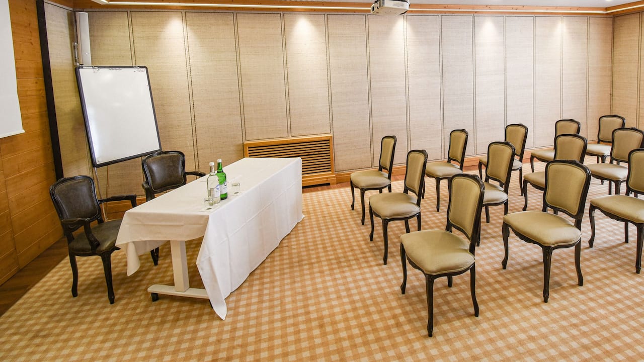 Meeting Room Parsenn Basic Setup