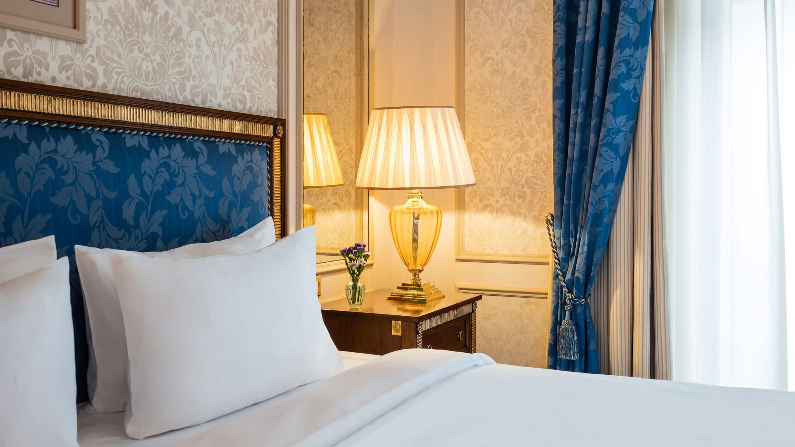 Hotel Flüela Davos Grand Deluxe Room Bed Side Table