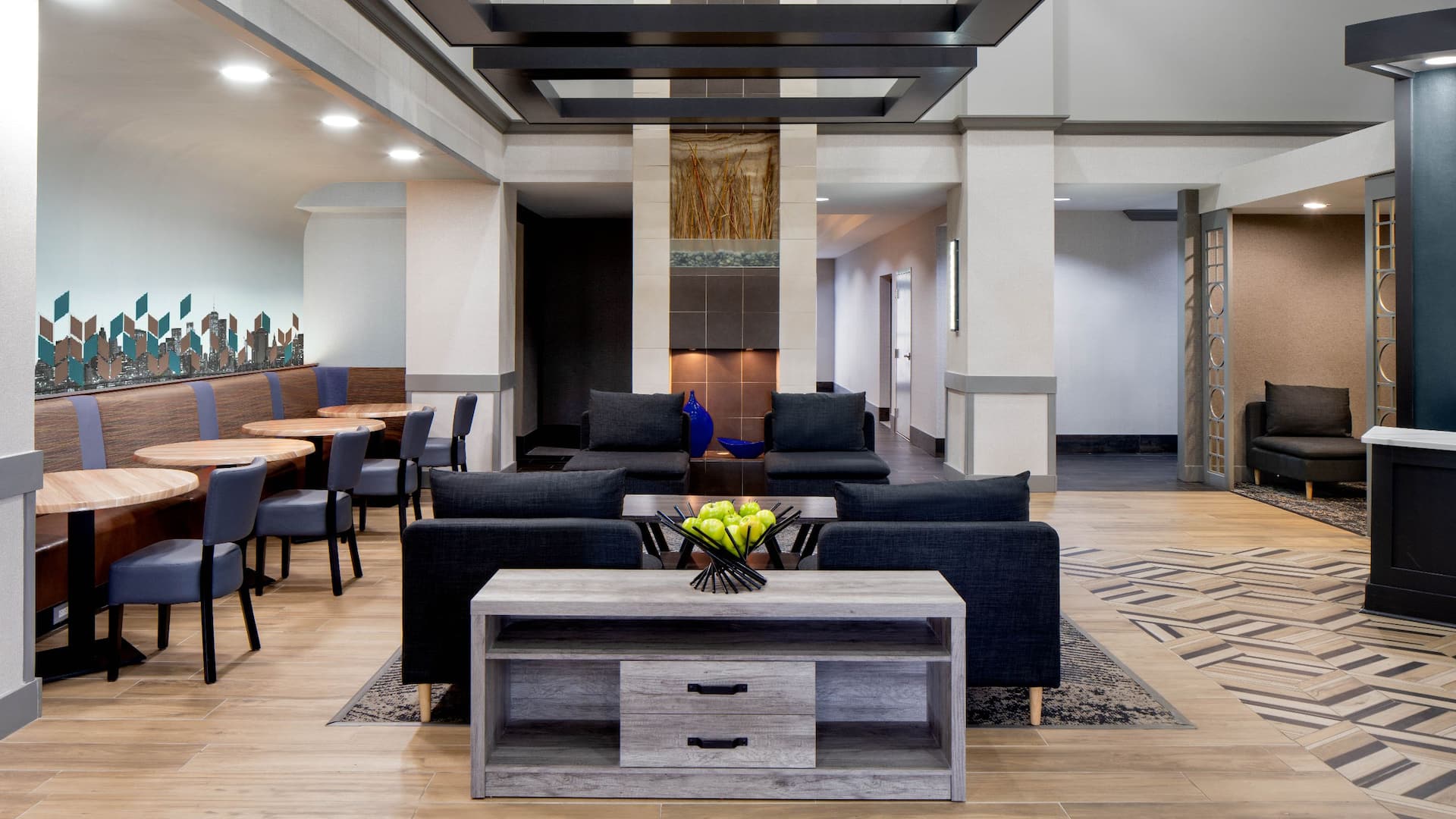 Hyatt Place Fair Lawn/Paramus Lobby Seating