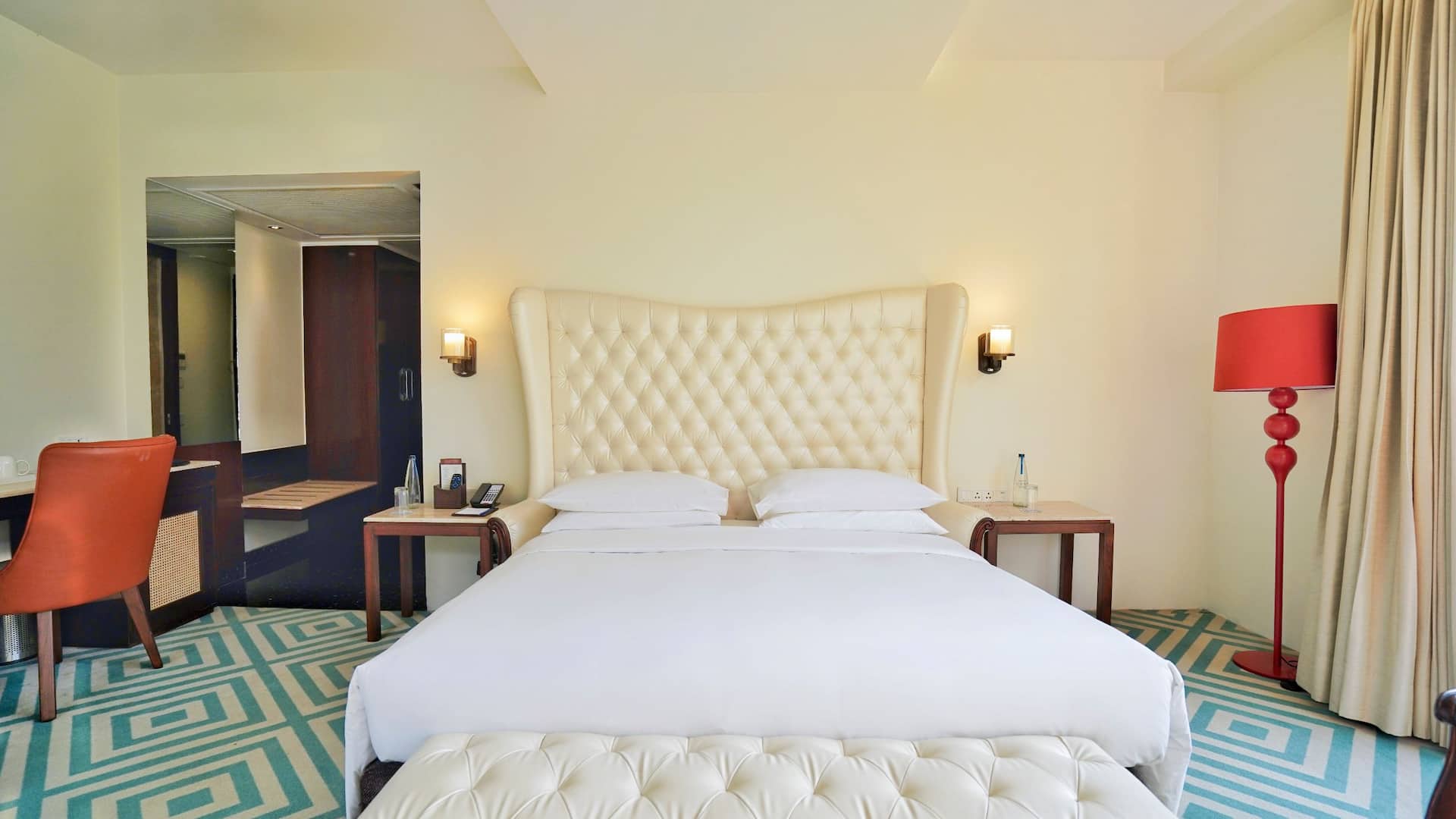 1 de 3 Hyatt Centric Rajpur Road Dehradun Centric Suite Room