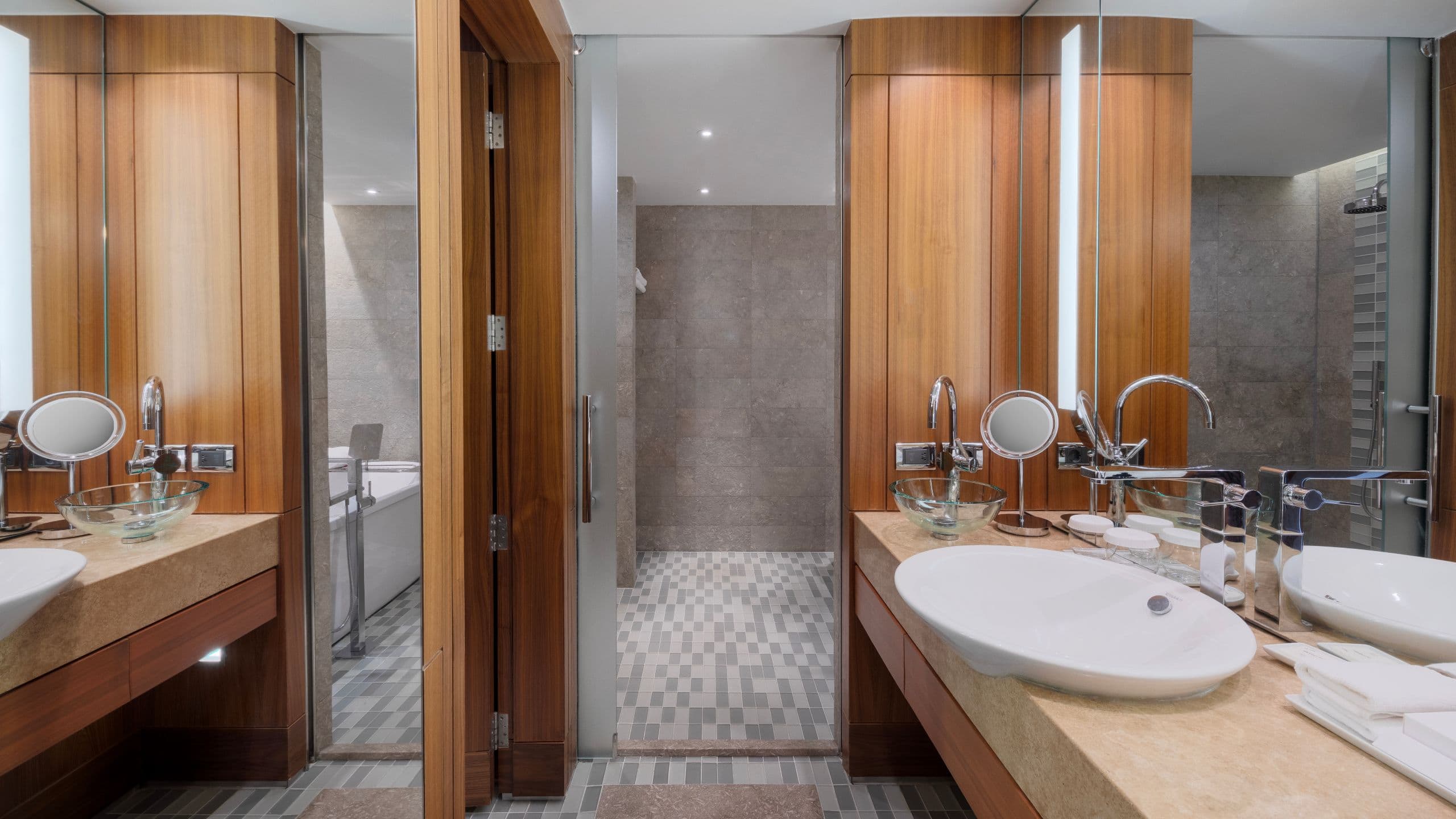 4 de 5 Park Hyatt Istanbul - Macka Palas Park King Bathroom