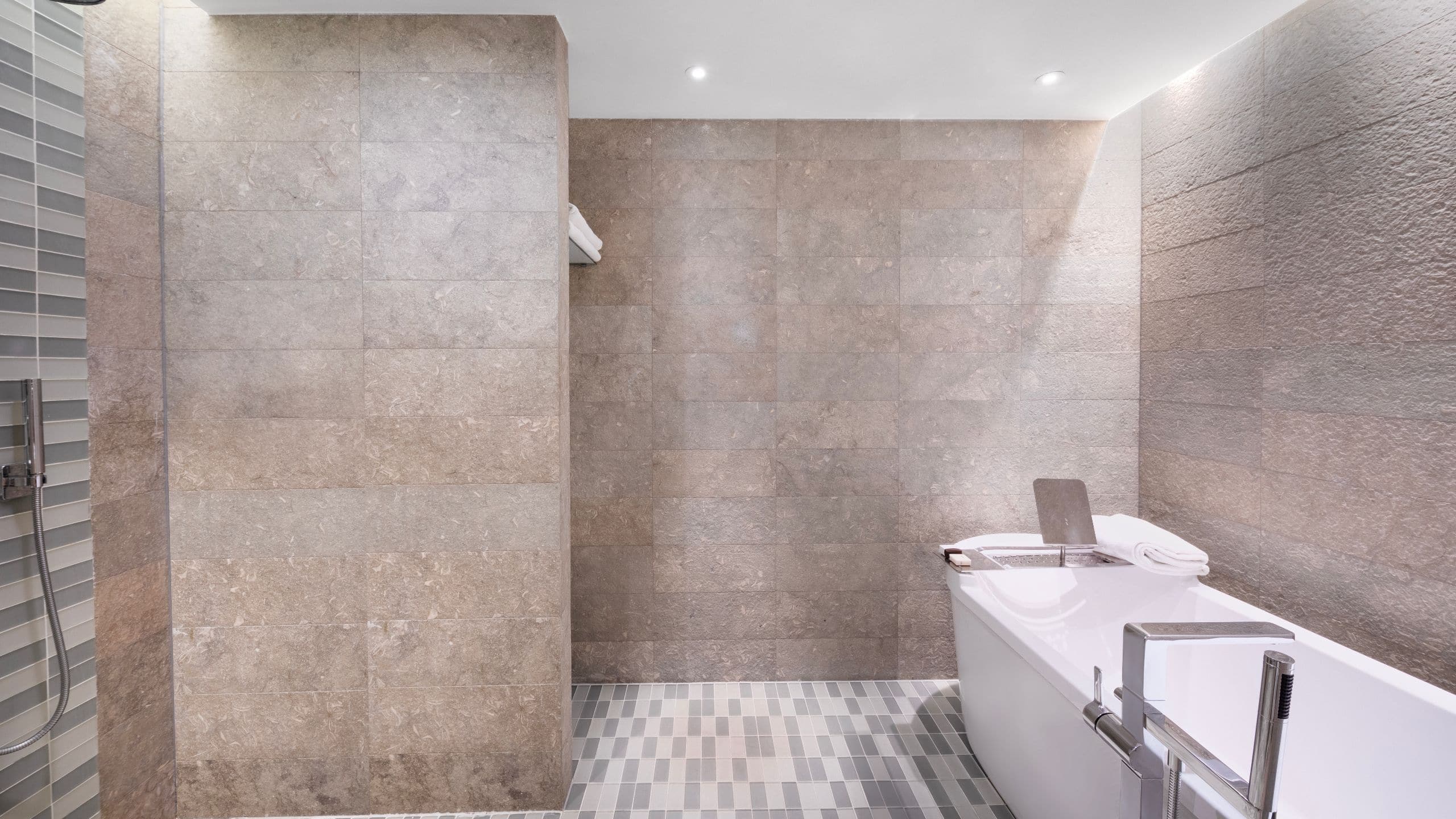 5 de 5 Park Hyatt Istanbul - Macka Palas Park King Bathtub Shower