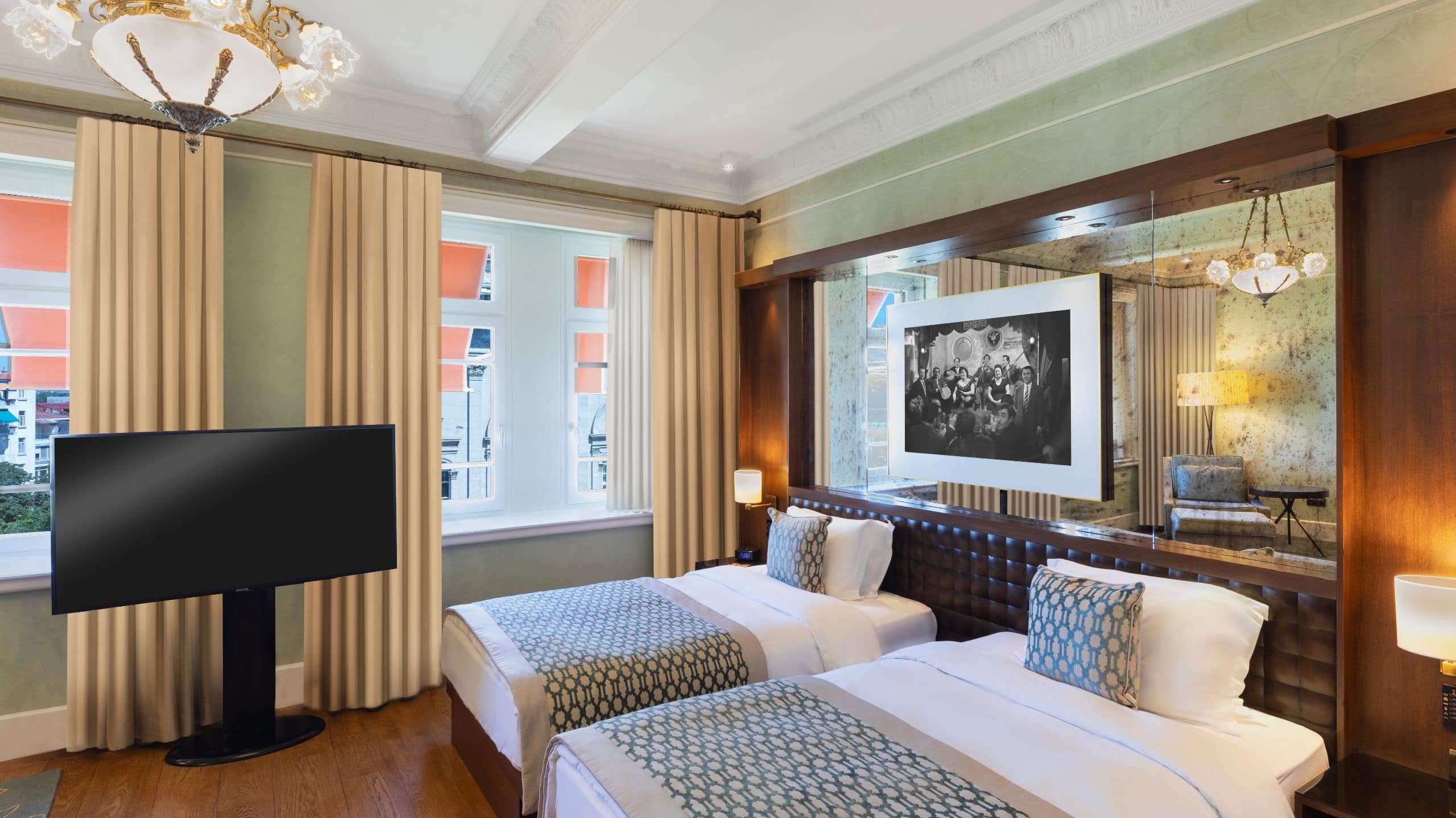 Park Hyatt Istanbul - Macka Palas Deluxe Twin Bed Tv