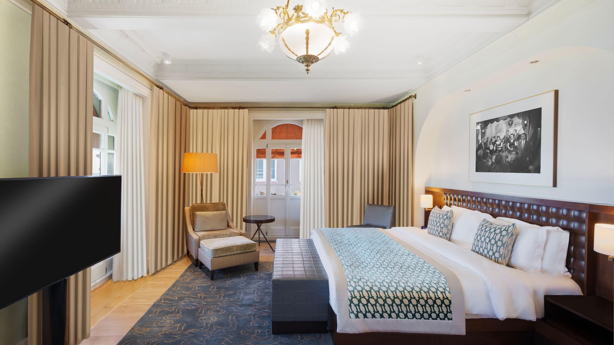 Park Hyatt Istanbul - Macka Palas Deluxe King Bed Tv
