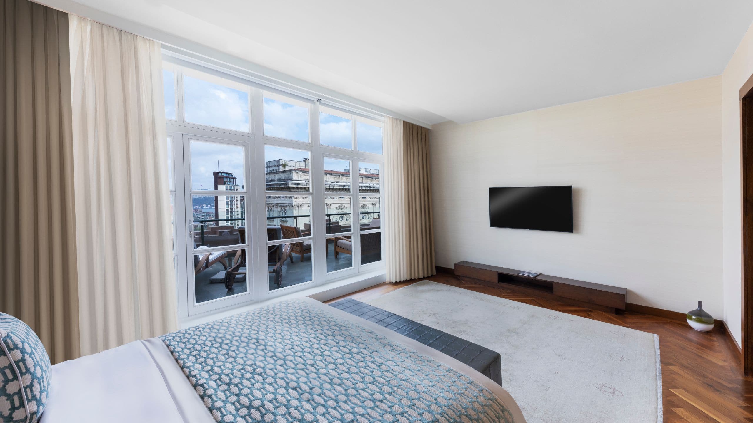 Park Hyatt Istanbul - Macka Palas Executive Suite Bedroom Tv