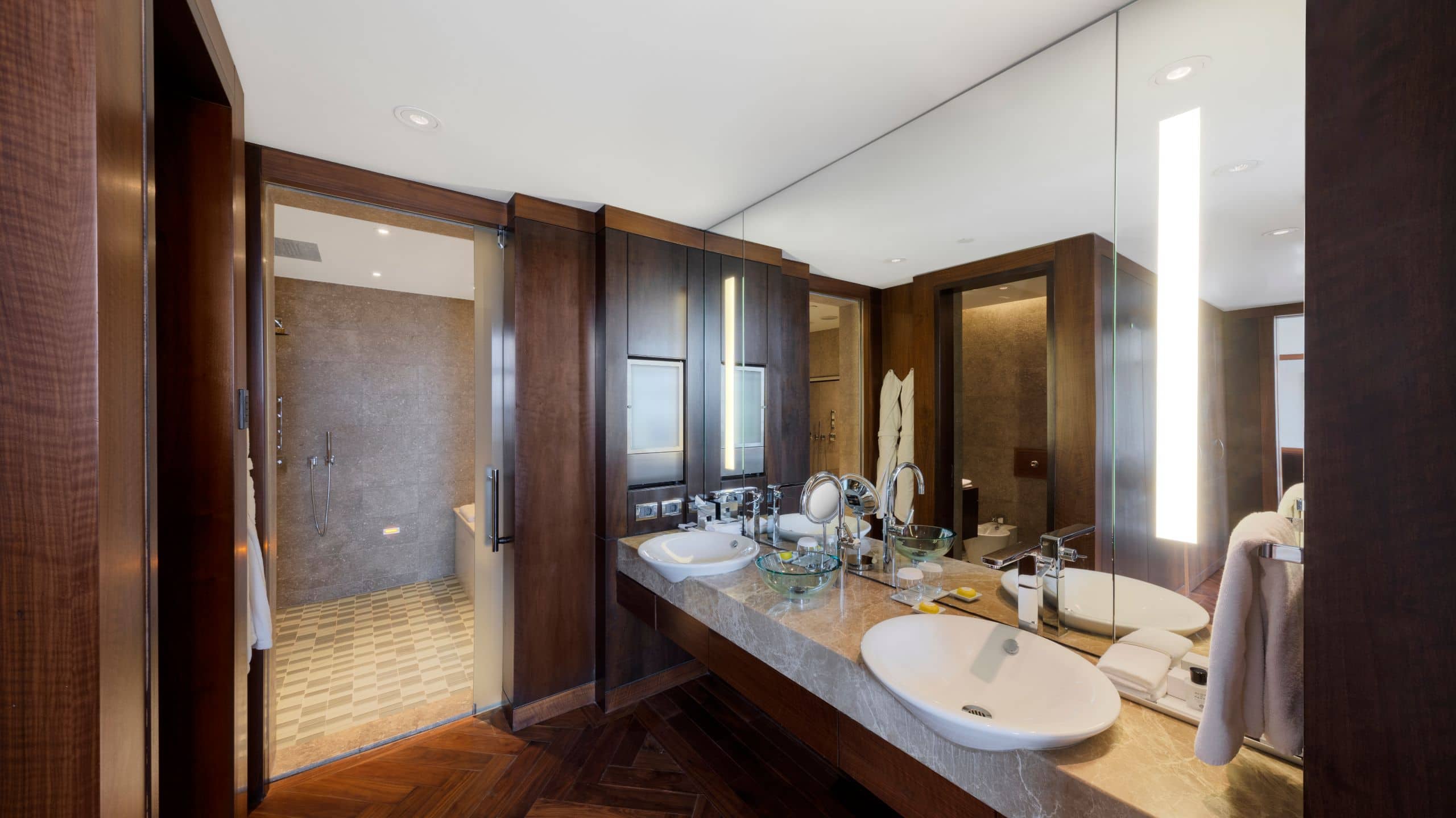 3 de 6 Park Hyatt Istanbul - Macka Palas Executive Suite Bathroom