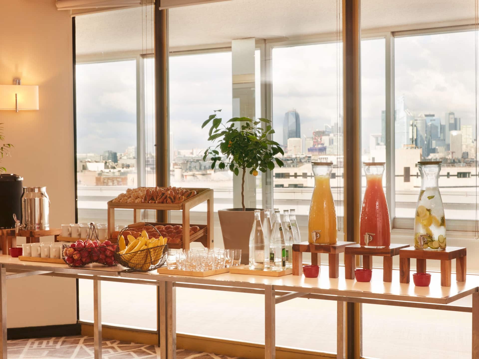 Hyatt Regency Paris Étoile Meeting Coffee Break Overview