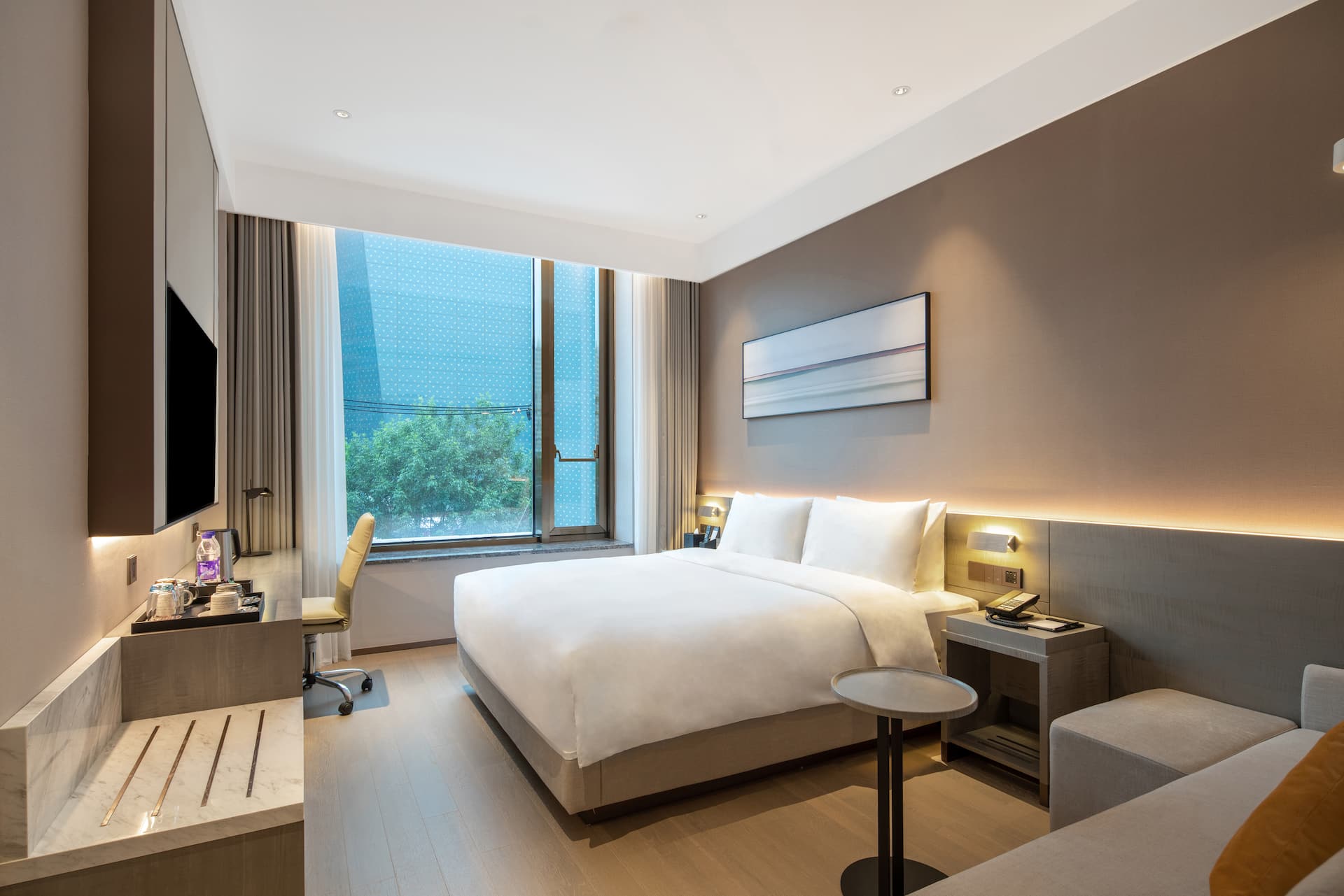 Hyatt Place Linyi People's Square One King Bed City View With Sofa Bedroom