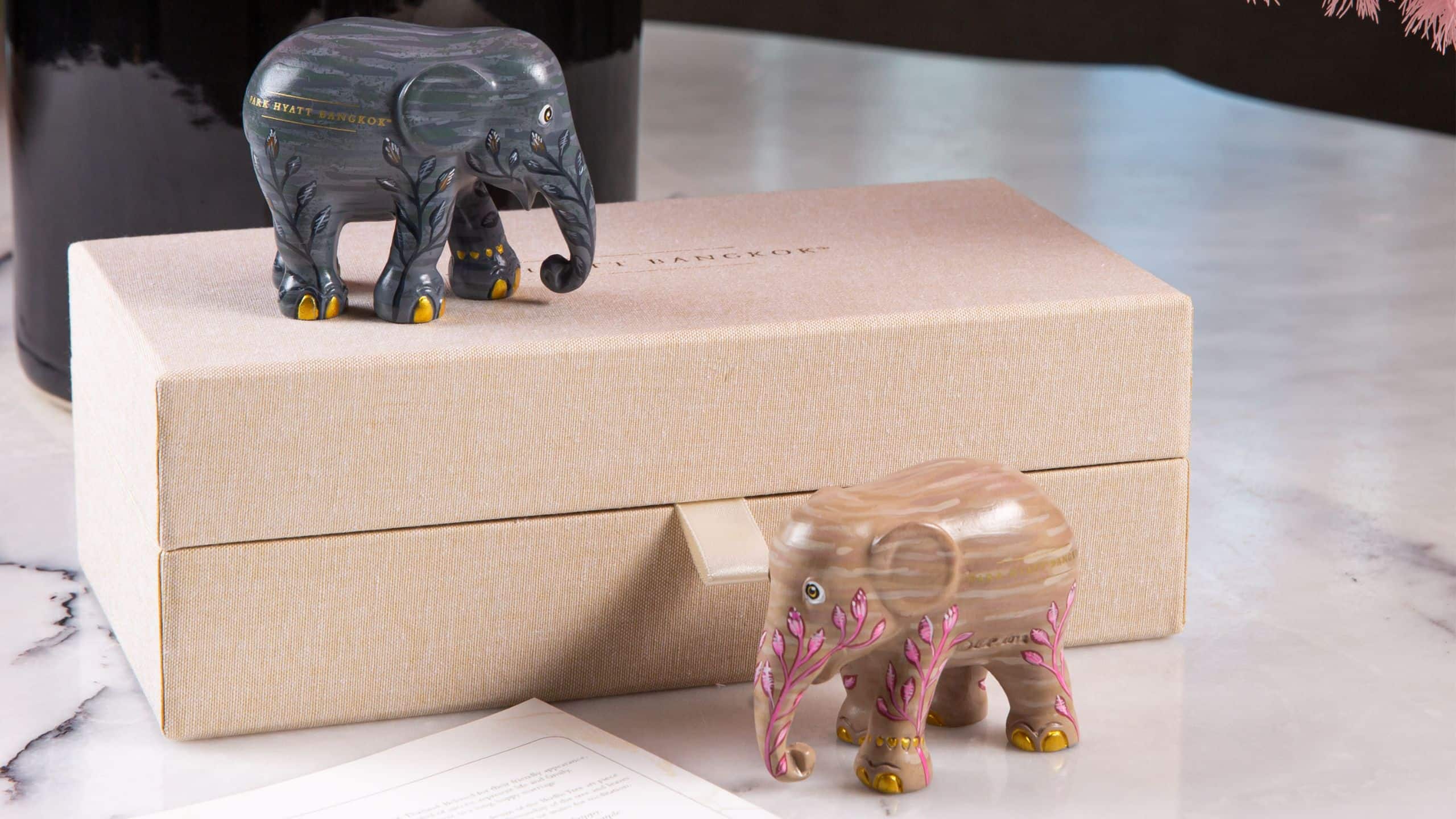 6 จาก 6 Park Hyatt Bangkok Elephant Wedding Gift