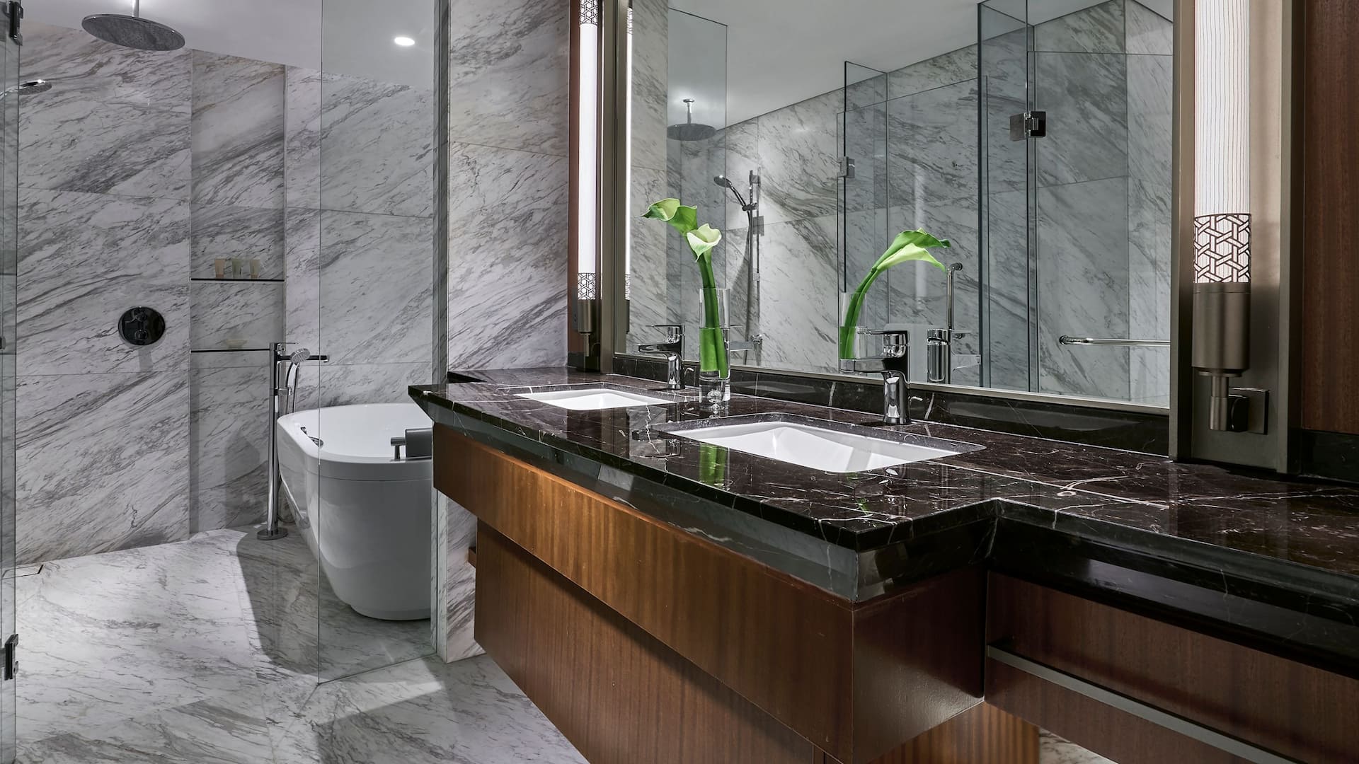 4 von 5 Grand Hyatt Jakarta Grand Suite Bathroom