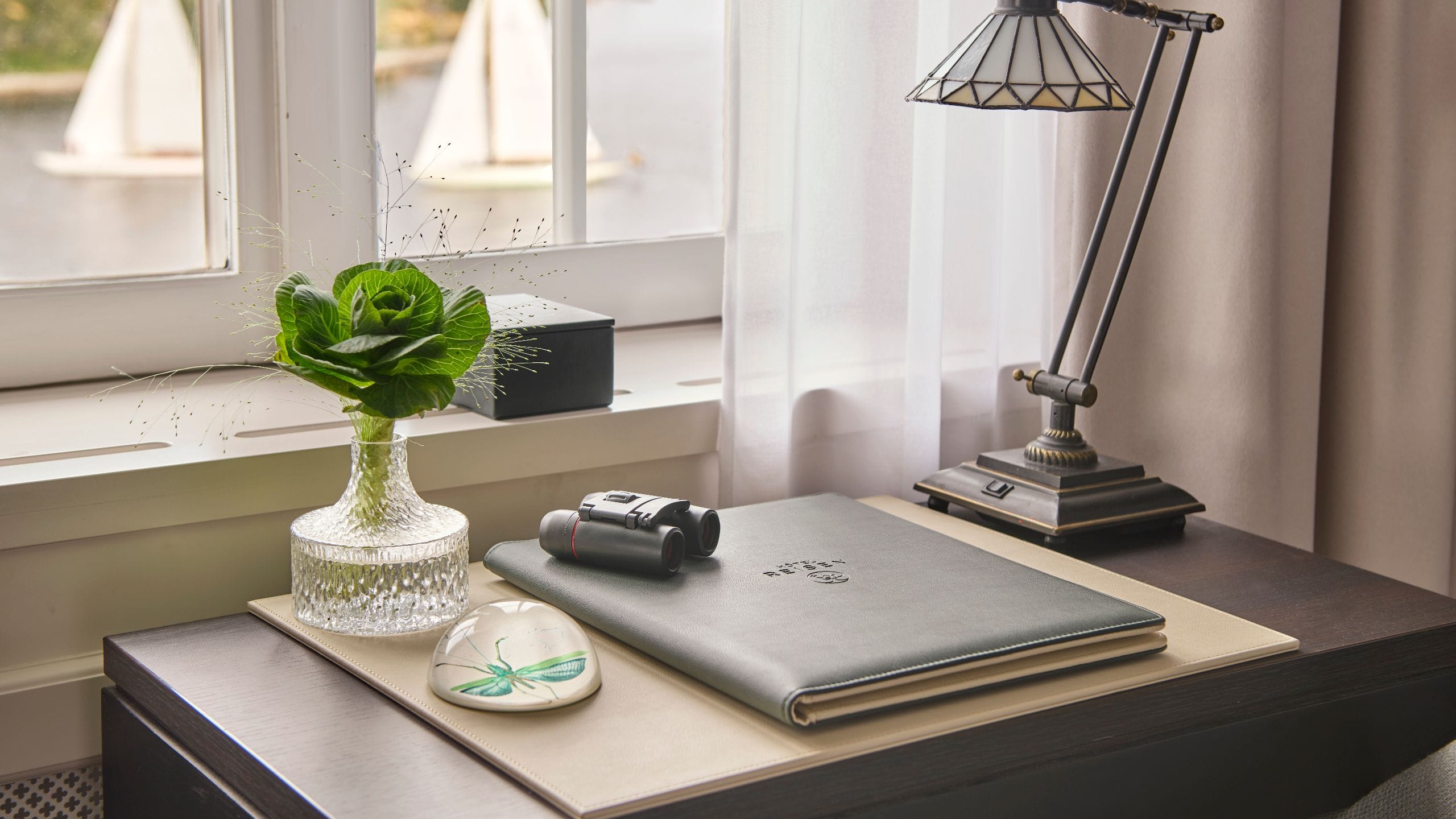 第 7，共 9 Hôtel Reisen Chapman Suite Desk With View