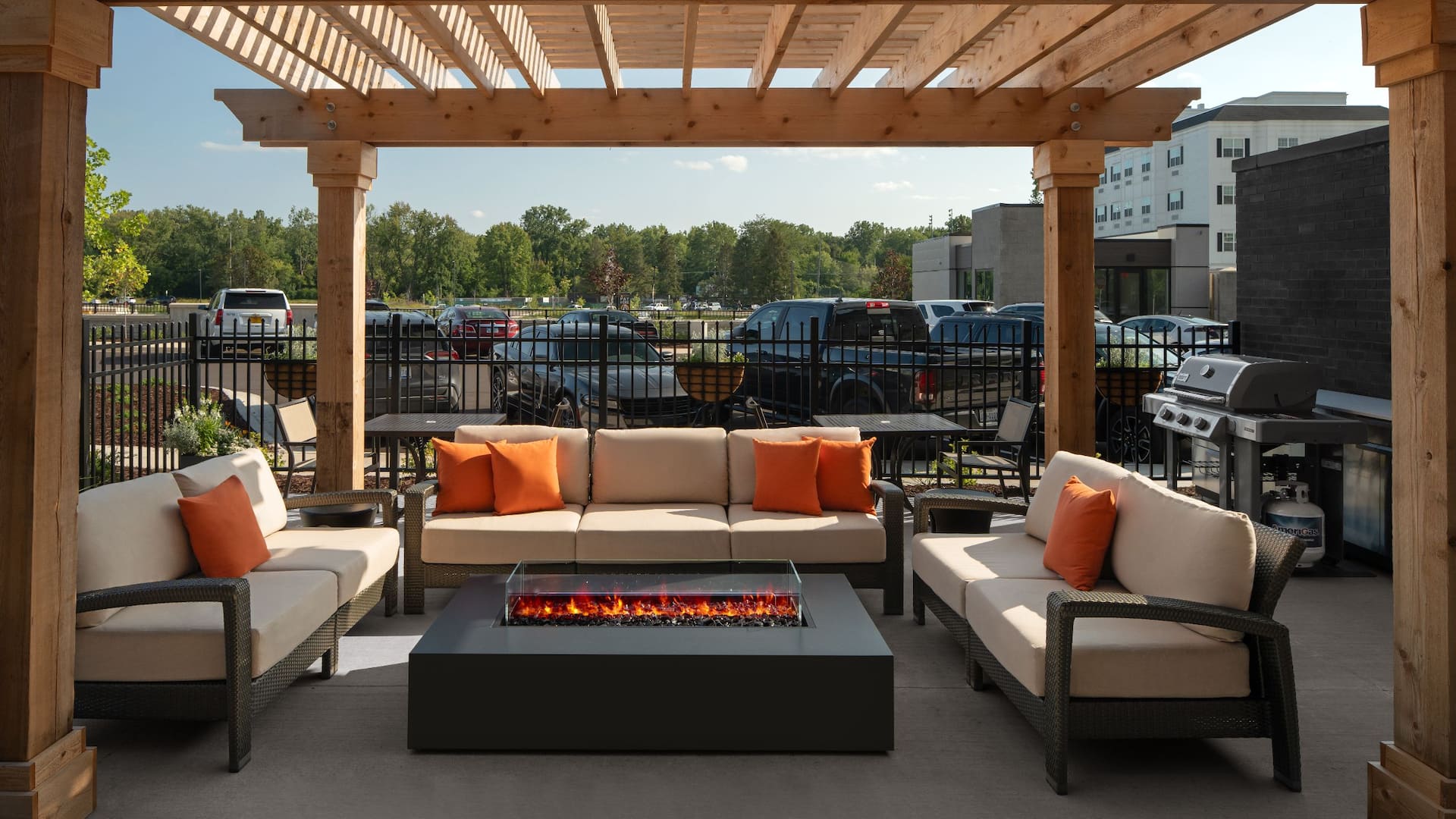Hyatt House Lansing / University Area Outside Patio