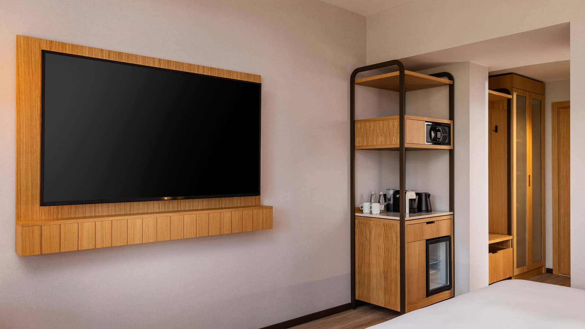 1 от 4 Hyatt Regency Pravets Resort Kind Bed Mountain View Room Tv Mini