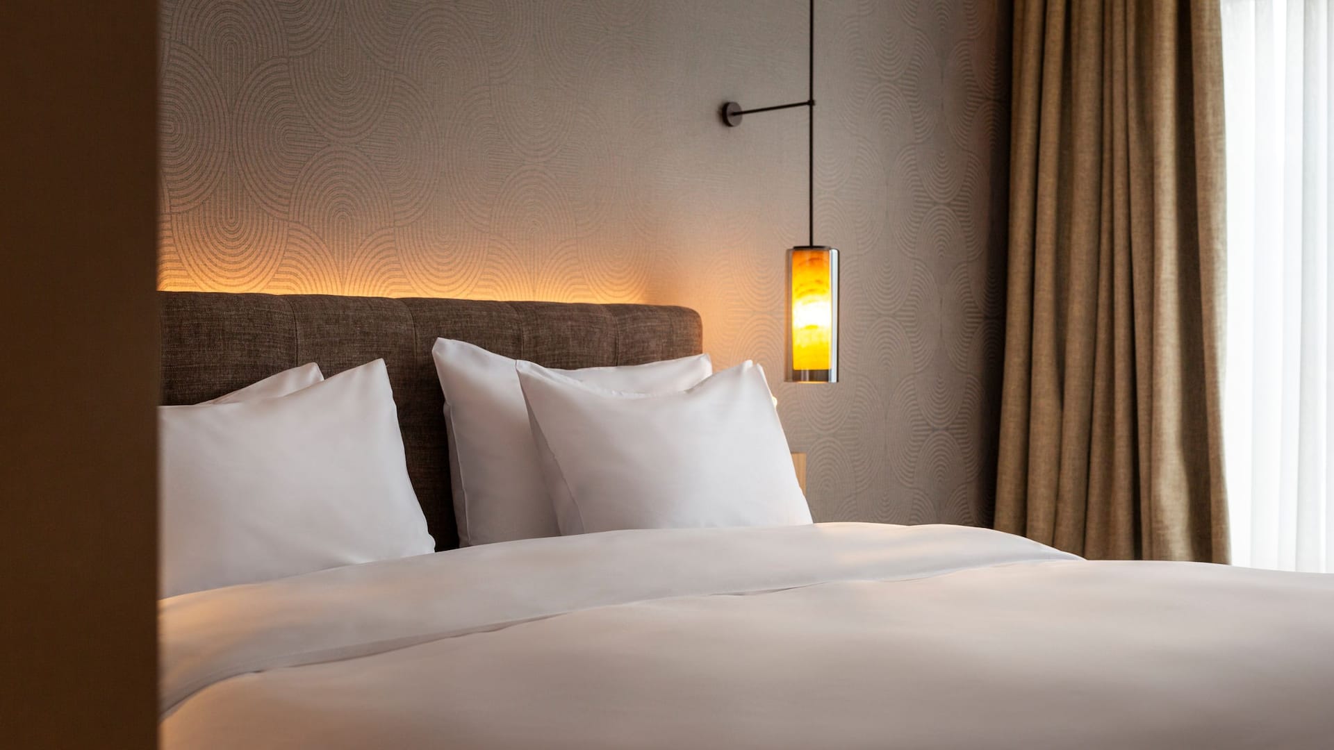 4 от 11 Hyatt Regency Pravets Resort Regency Suite Lake View Bed