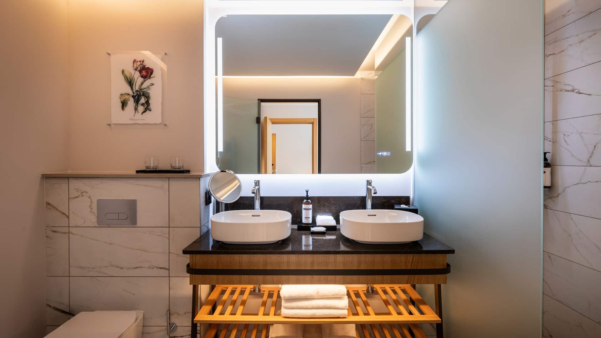 7 от 11 Hyatt Regency Pravets Resort Regency Suite Bathroom