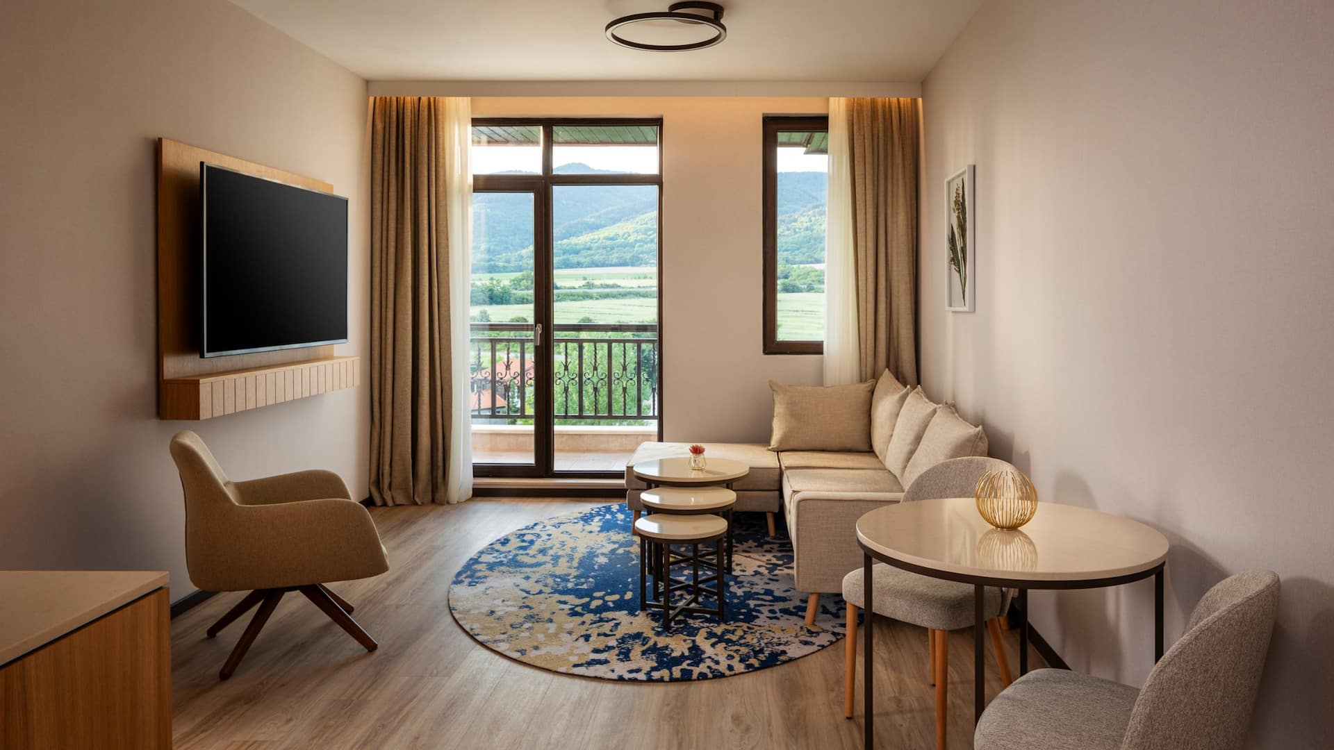 1 от 11 Hyatt Regency Pravets Resort Regency Suite Mountain View Whole Living Room