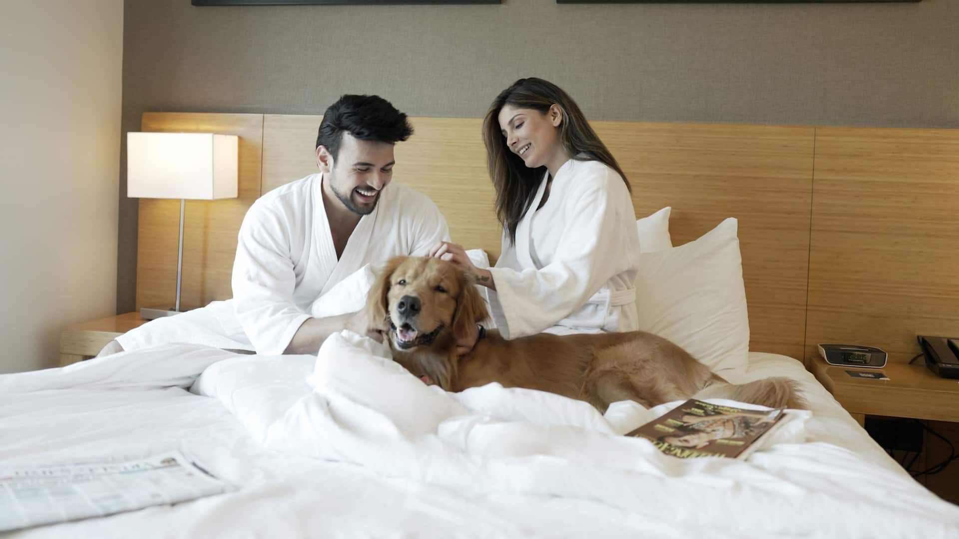 Hyatt Place Pune Hinjawadi Guestroom Couple With Dog