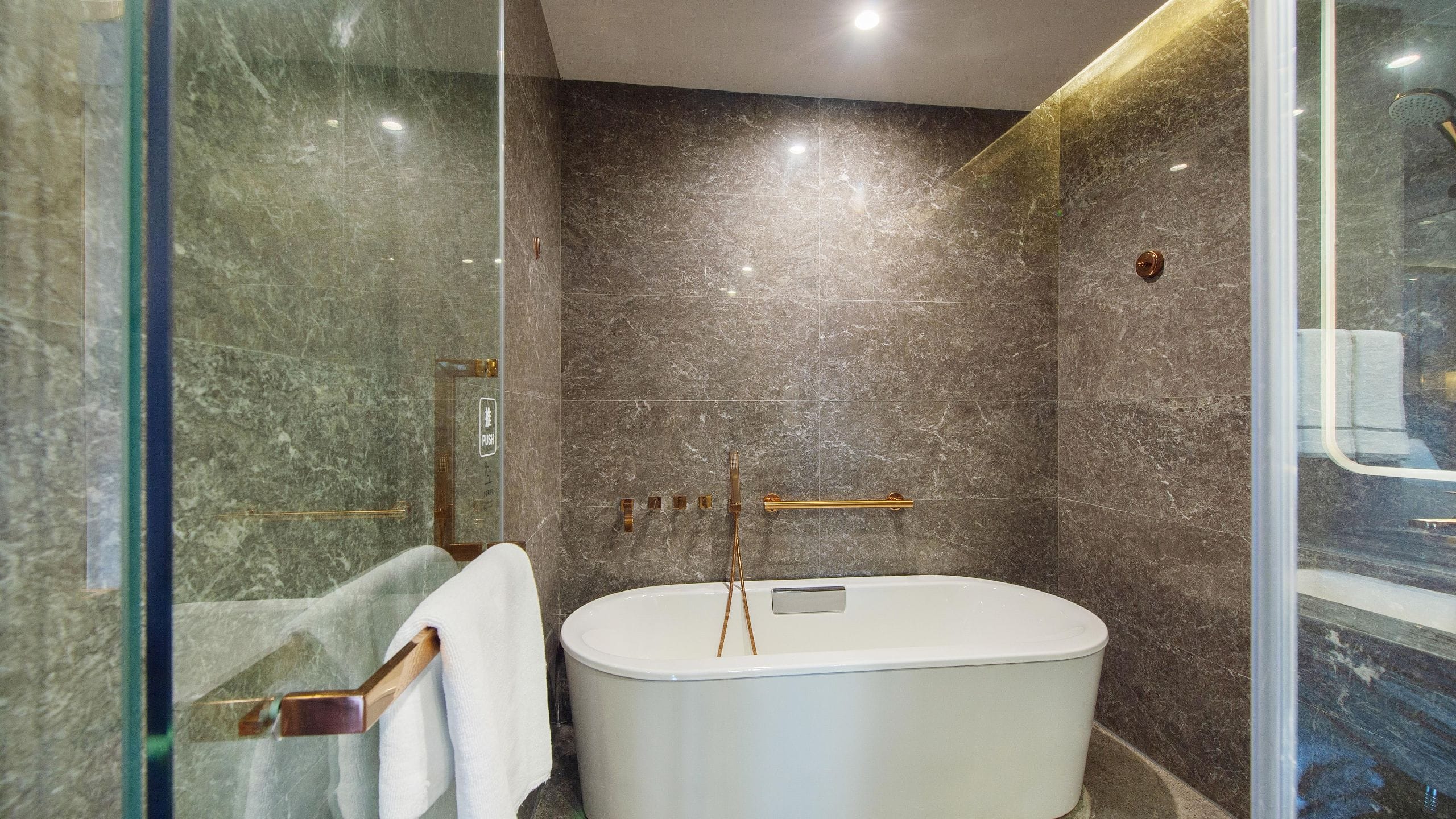 第 3，共 4 UrCove Hefei Eco-Tech Development Area Urcove Executive Suite Bathtub