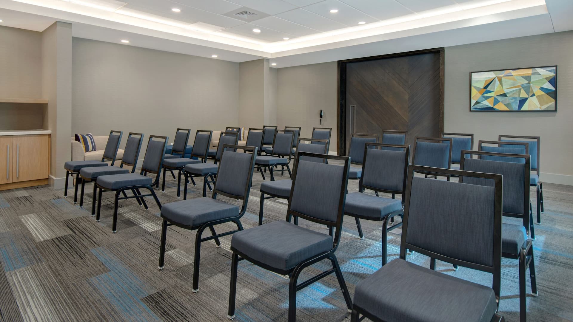 Hyatt House Mall of America / MSP Airport Gathering Room Classroom Setup