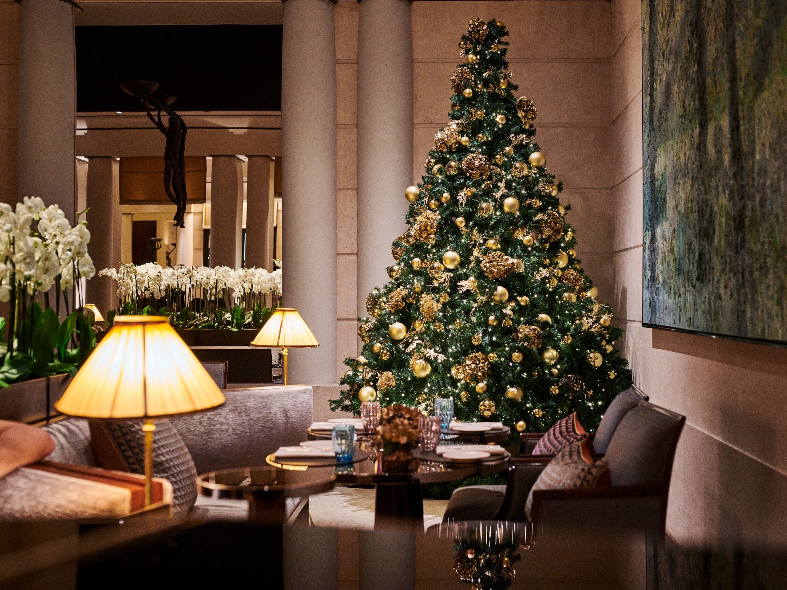Park Hyatt Paris-Vendôme Cafe Jeanne Christmas Tree
