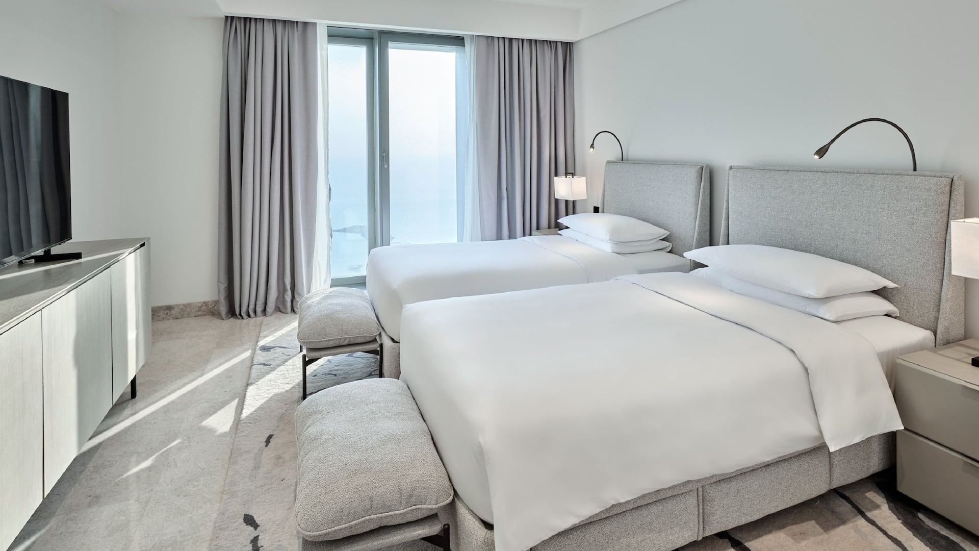 第 9，共 10 Grand Hyatt Kuwait Residences Four Bedroom Apartment Bedroom