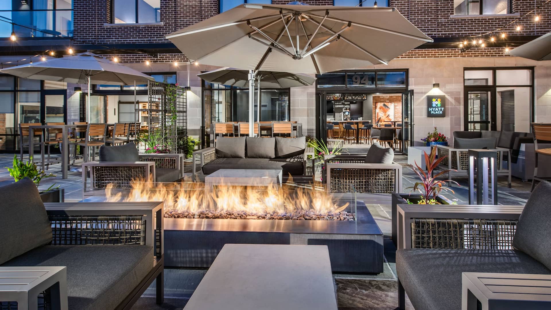 Hyatt Place Newark / Main Street Fire Pit