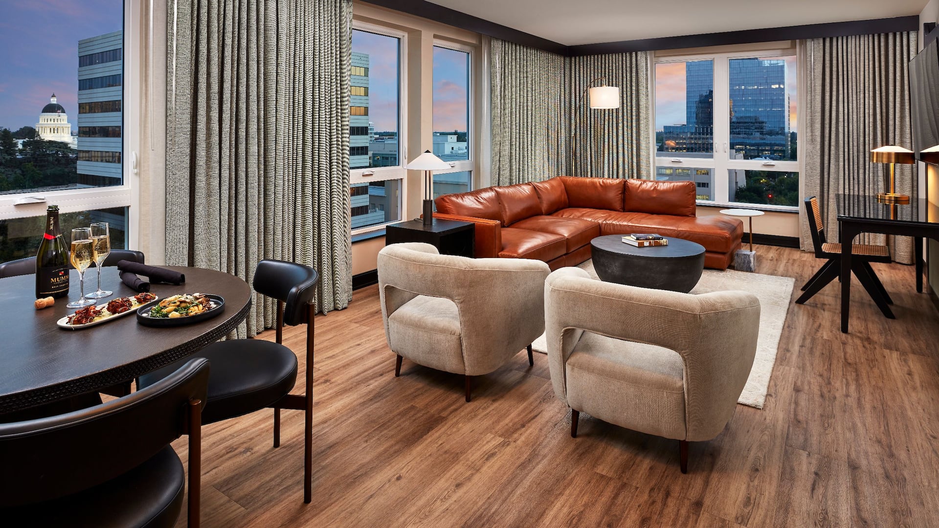 3/3 Hyatt Centric Downtown Sacramento King Suite Capitol Dome Dining Table