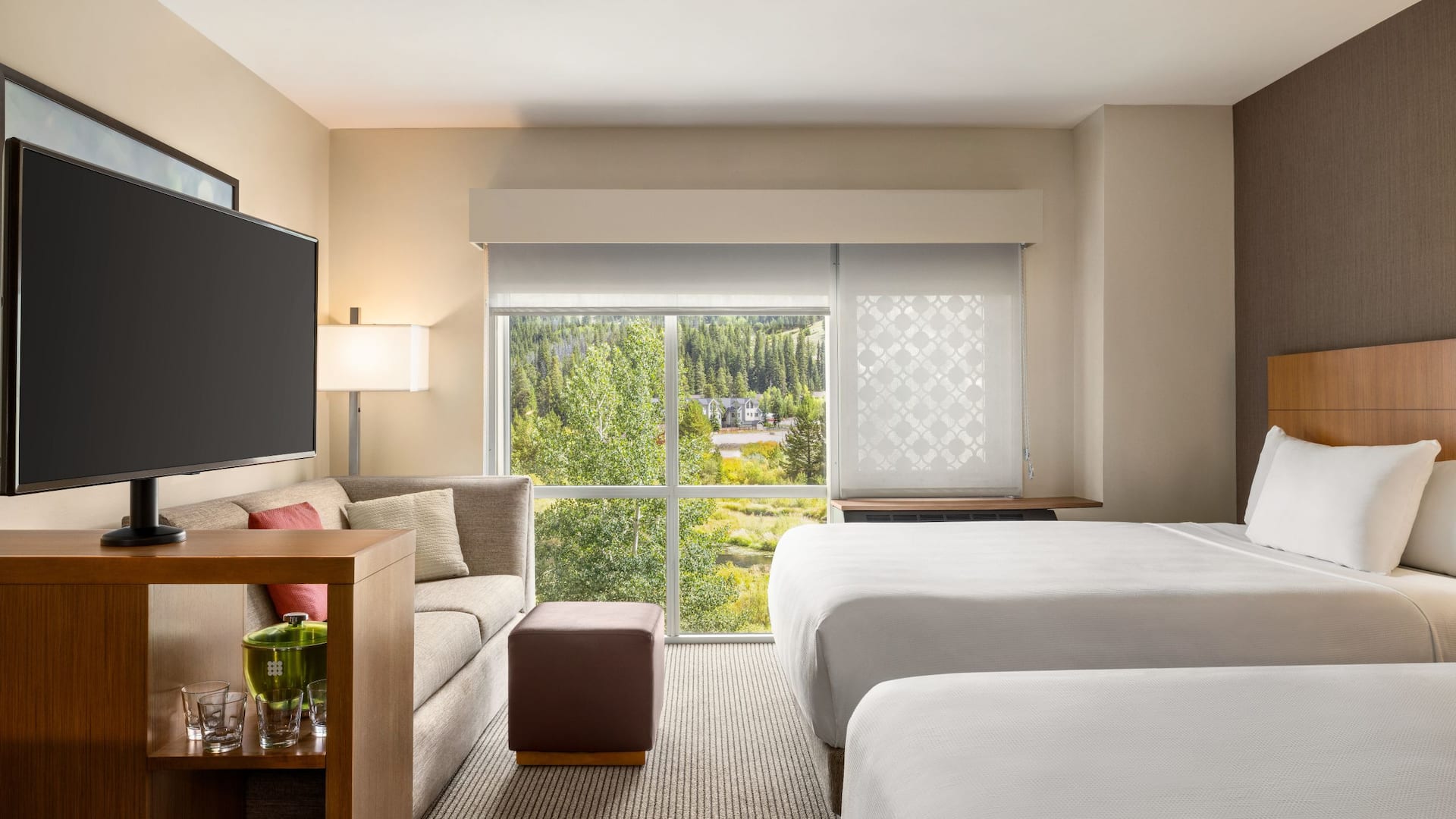 Hyatt Place Keystone / Dillon Double Queen Room Outside View