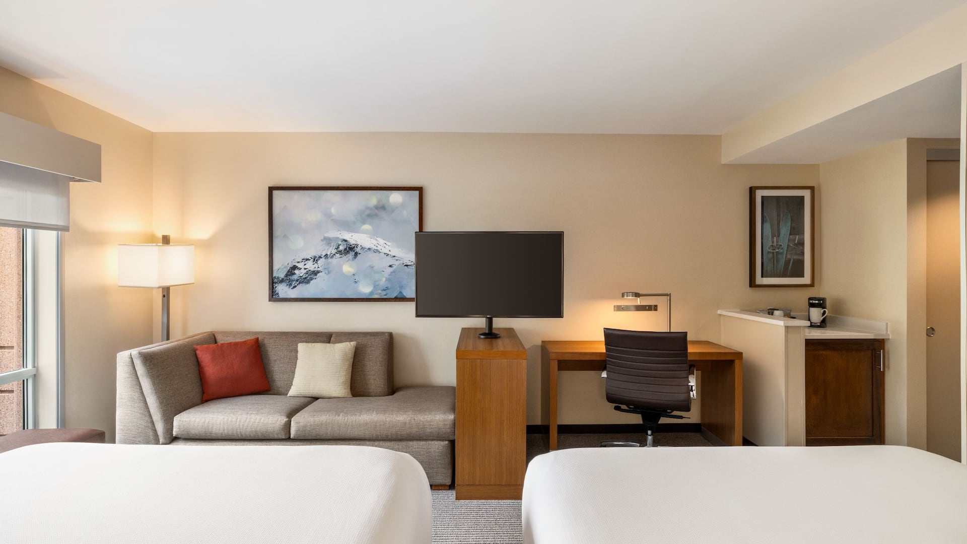Hyatt Place Keystone / Dillon Double Queen Desk Tv Sofabed View