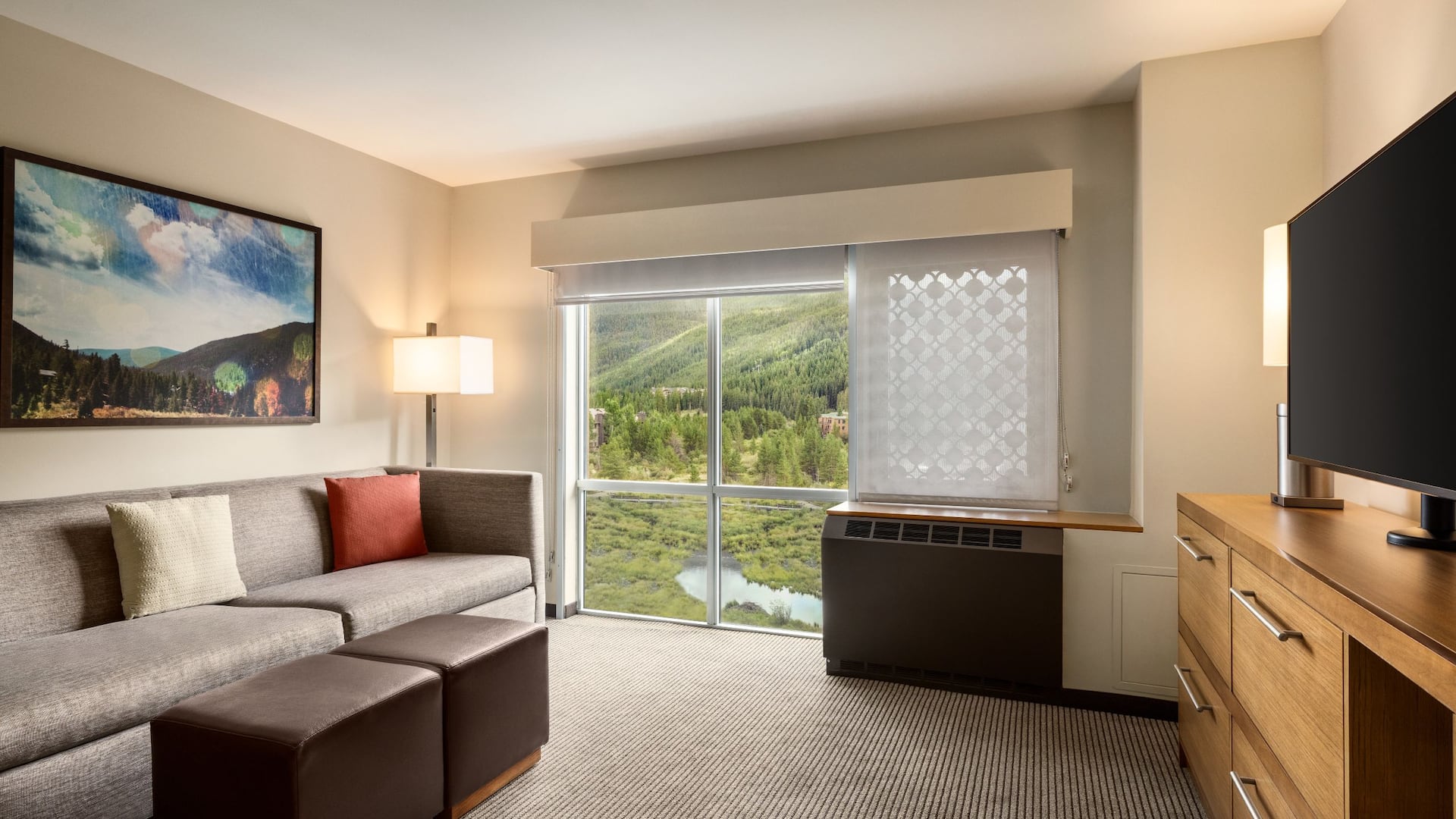 Hyatt Place Keystone / Dillon King Suite Mountain View