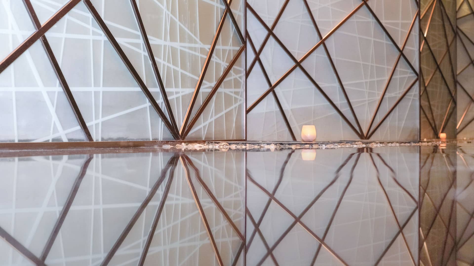 Grand Hyatt Guangzhou Spa Mirrored
