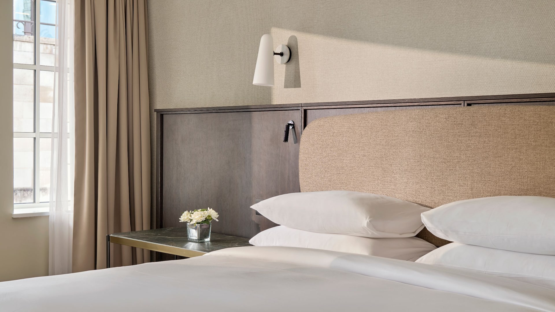 5 из 6 Hyatt Regency London Blackfriars King Bed Club Access Bed